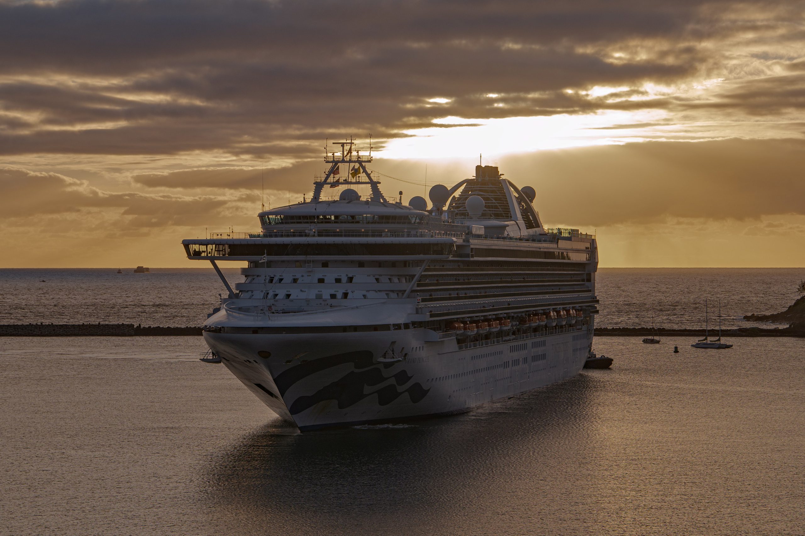 SHIPS. Awards winning photographer in Kauai, Hawaii