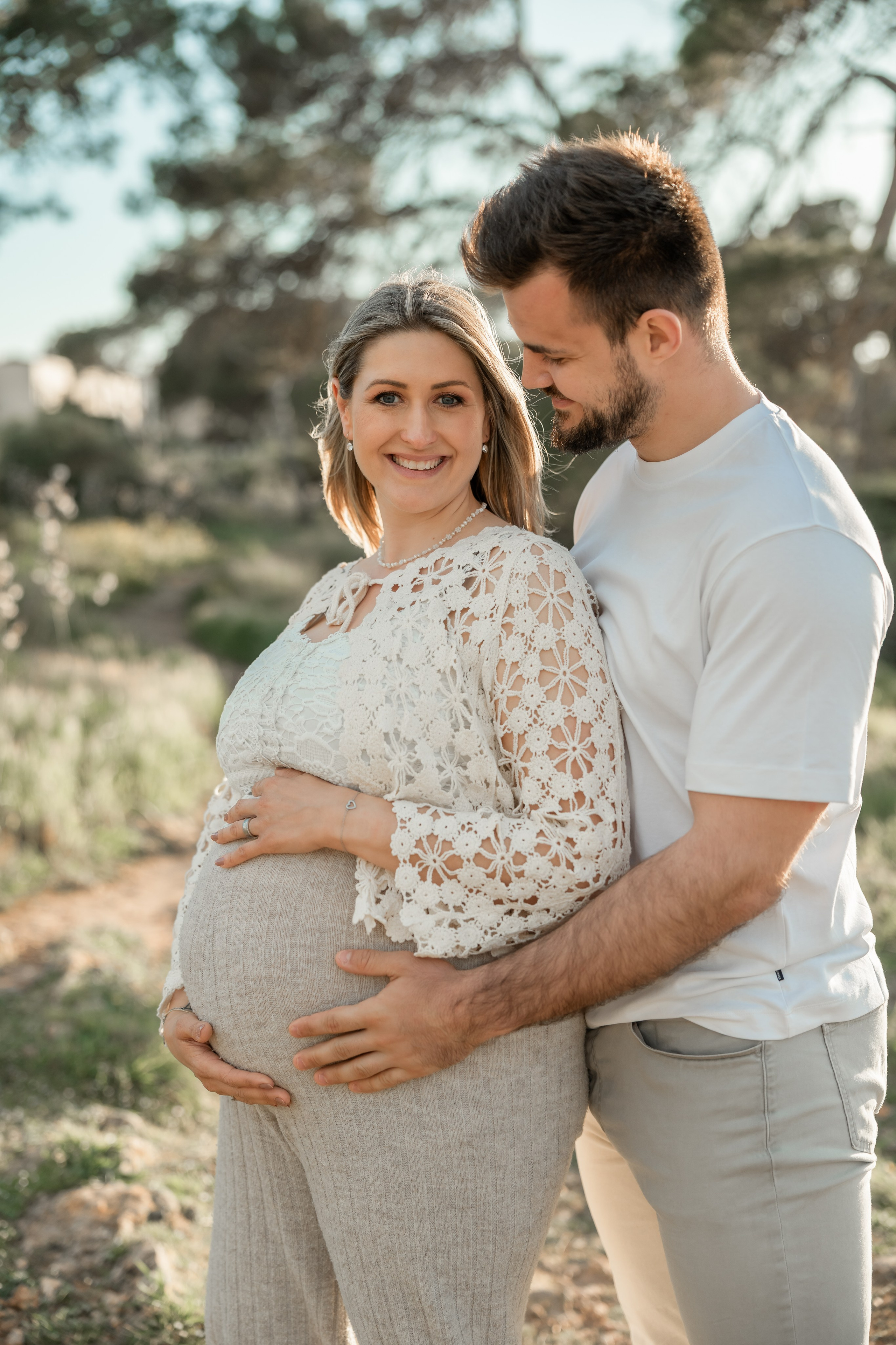 Schwangerschaftsshooting am Meer. Deine Fotografin auf Mallorca für Familien und Business