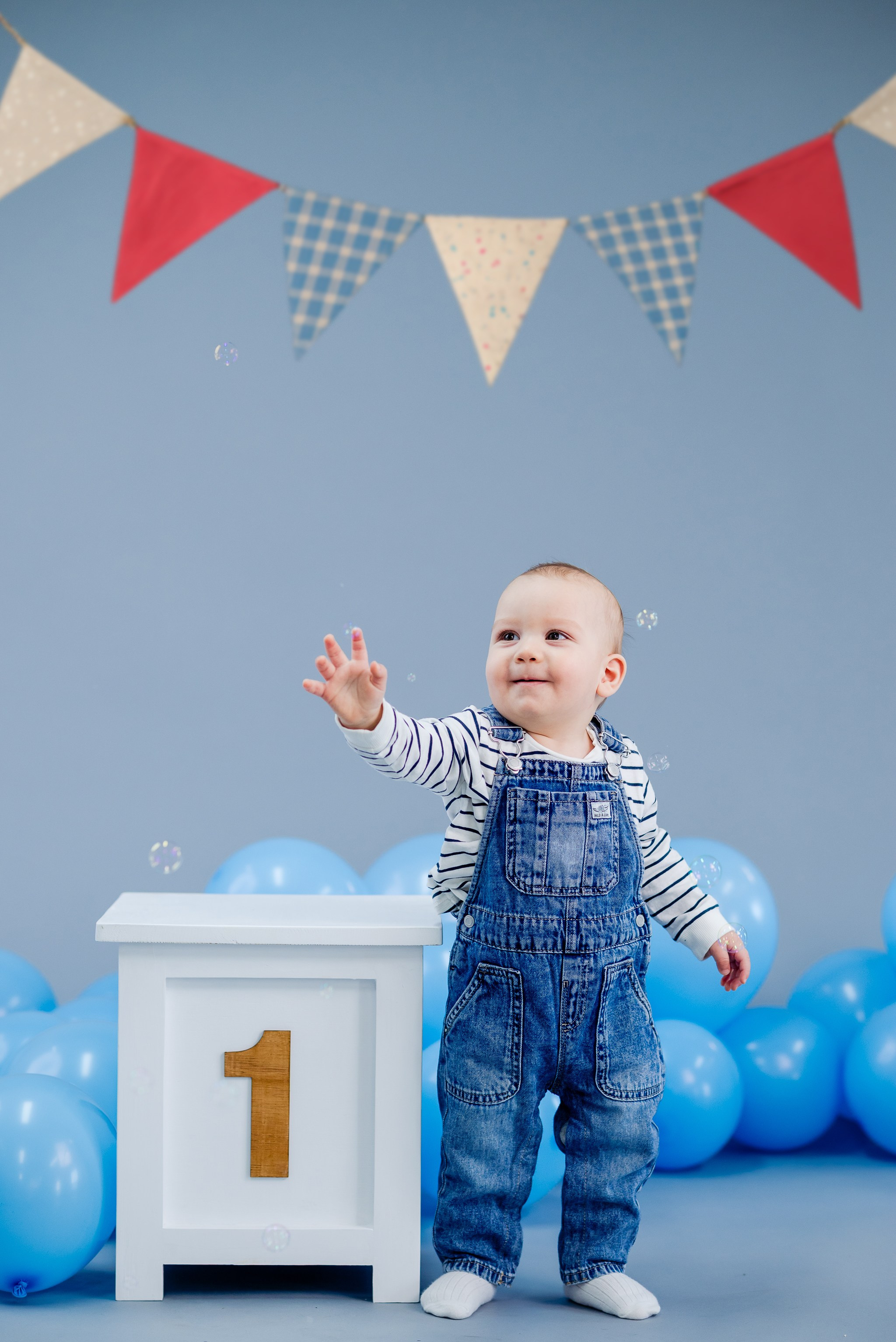 Smash the cake — Aris. The Unseen by Giani Maftei