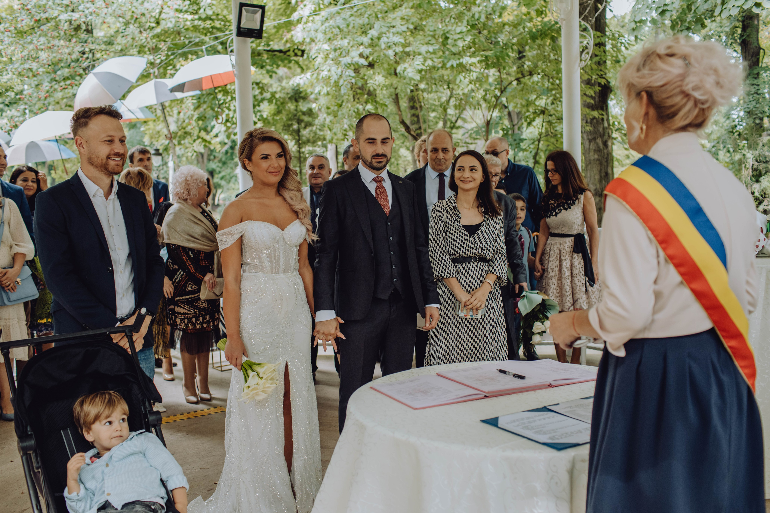 Liviu & Simona. Wedding & couple photographer from Romania Rut Vetan