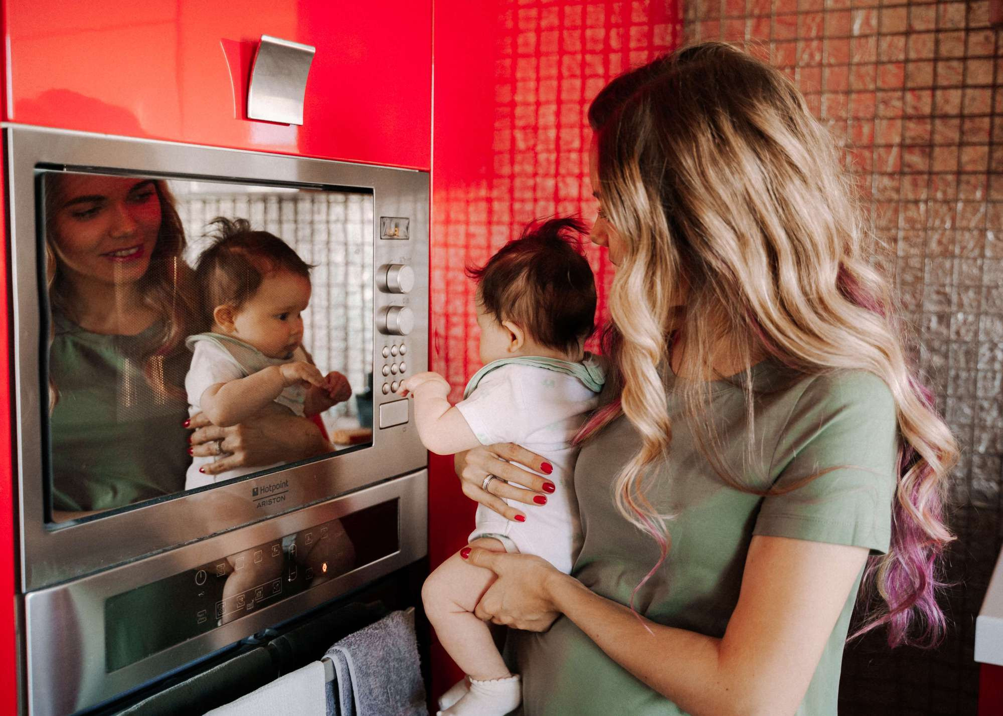 FAMILY SESSION AT HOME. Wedding Photography & Videography Team in California, Los Angeles, San Francisco, San Diego and Travel