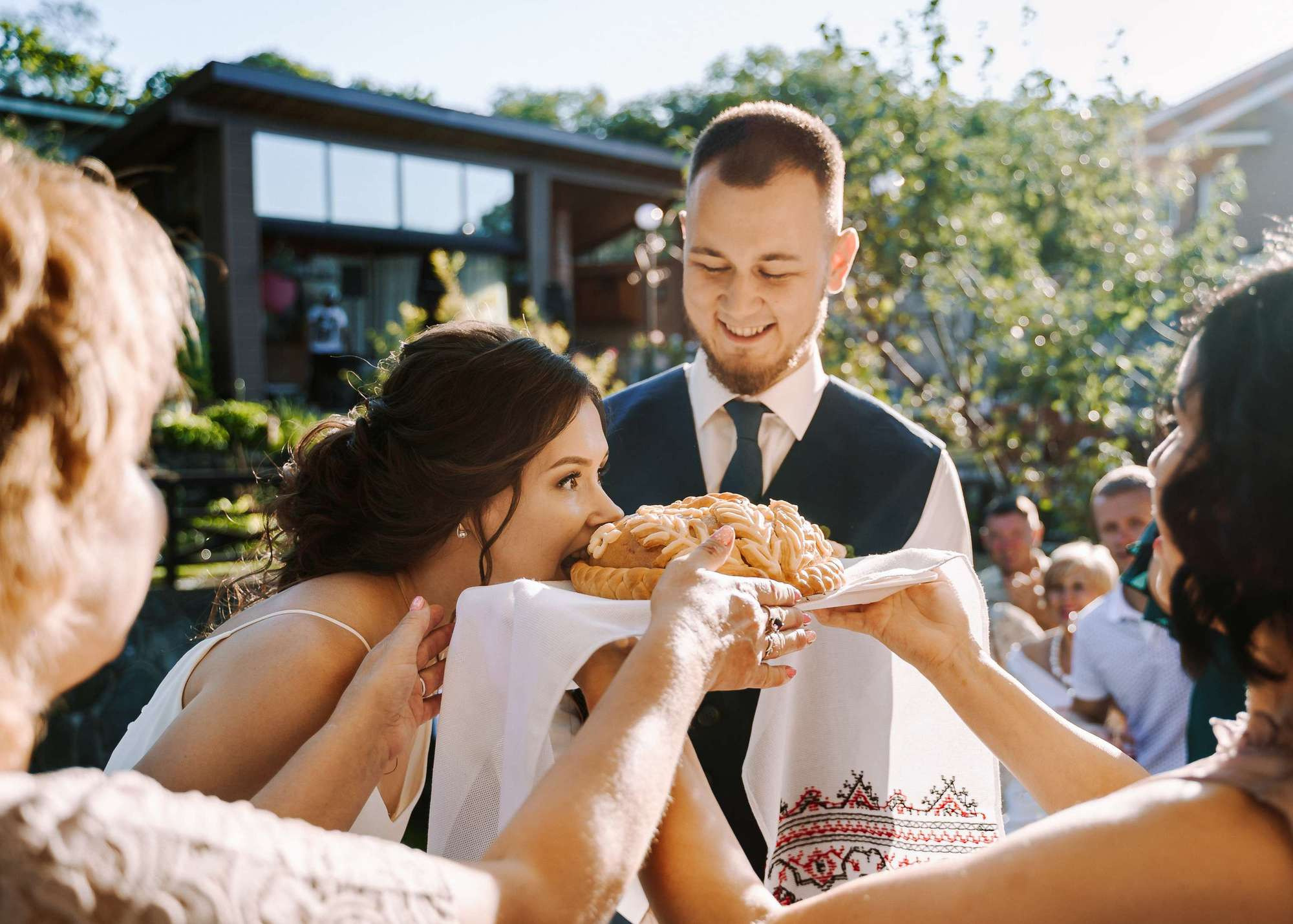 Backyard Wedding. Wedding Photography & Videography Team in California, Los Angeles, San Francisco, San Diego and Travel