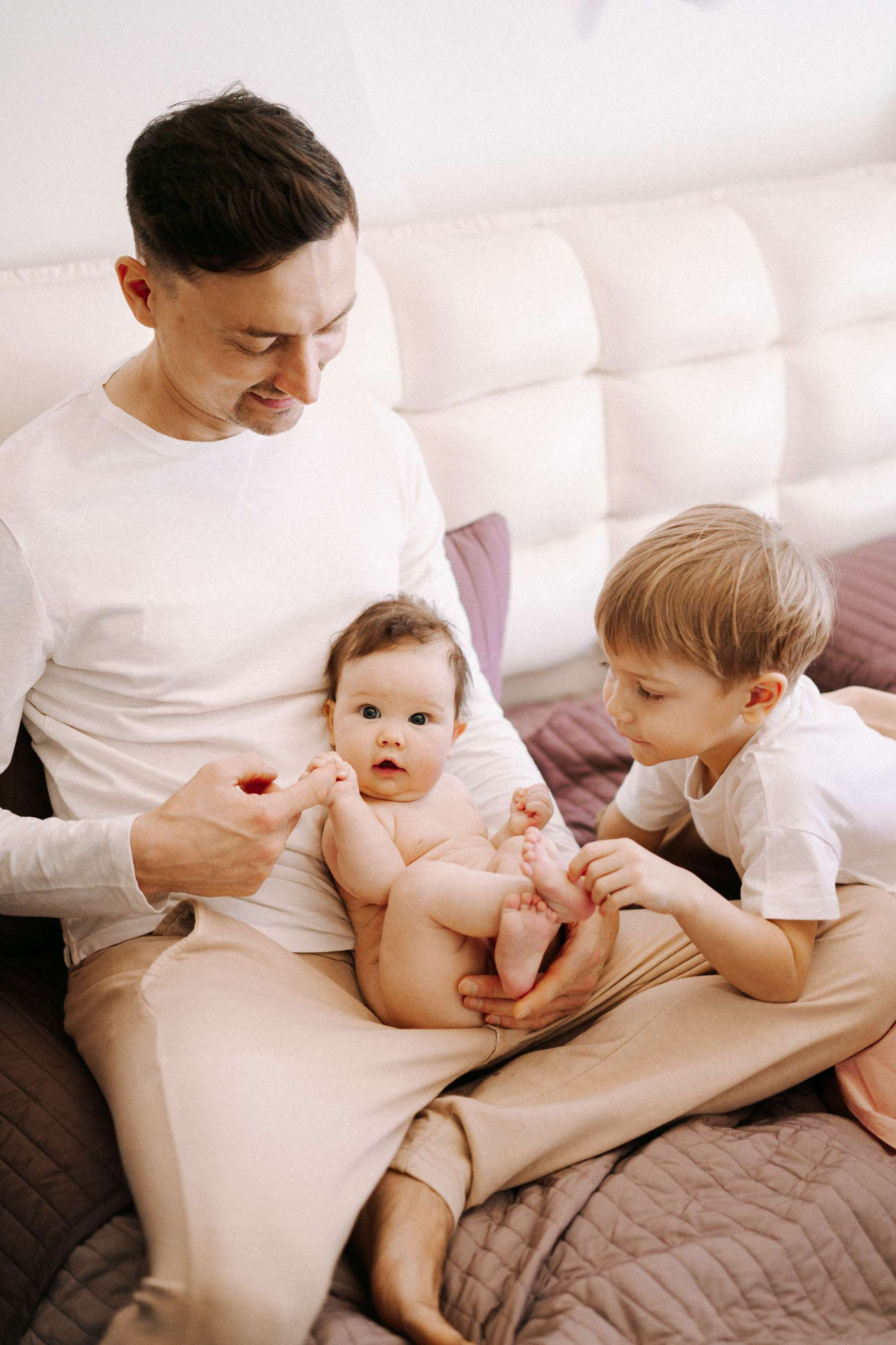 FAMILY SESSION AT HOME. Wedding Photography & Videography Team in California, Los Angeles, San Francisco, San Diego and Travel
