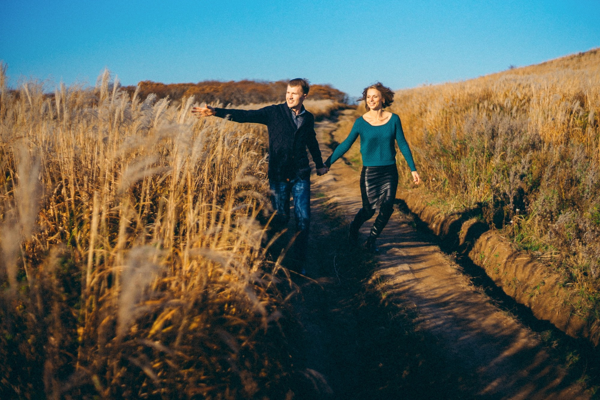 Proposal by the ocean. Wedding Photography & Videography Team in California, Los Angeles, San Francisco, San Diego and Travel