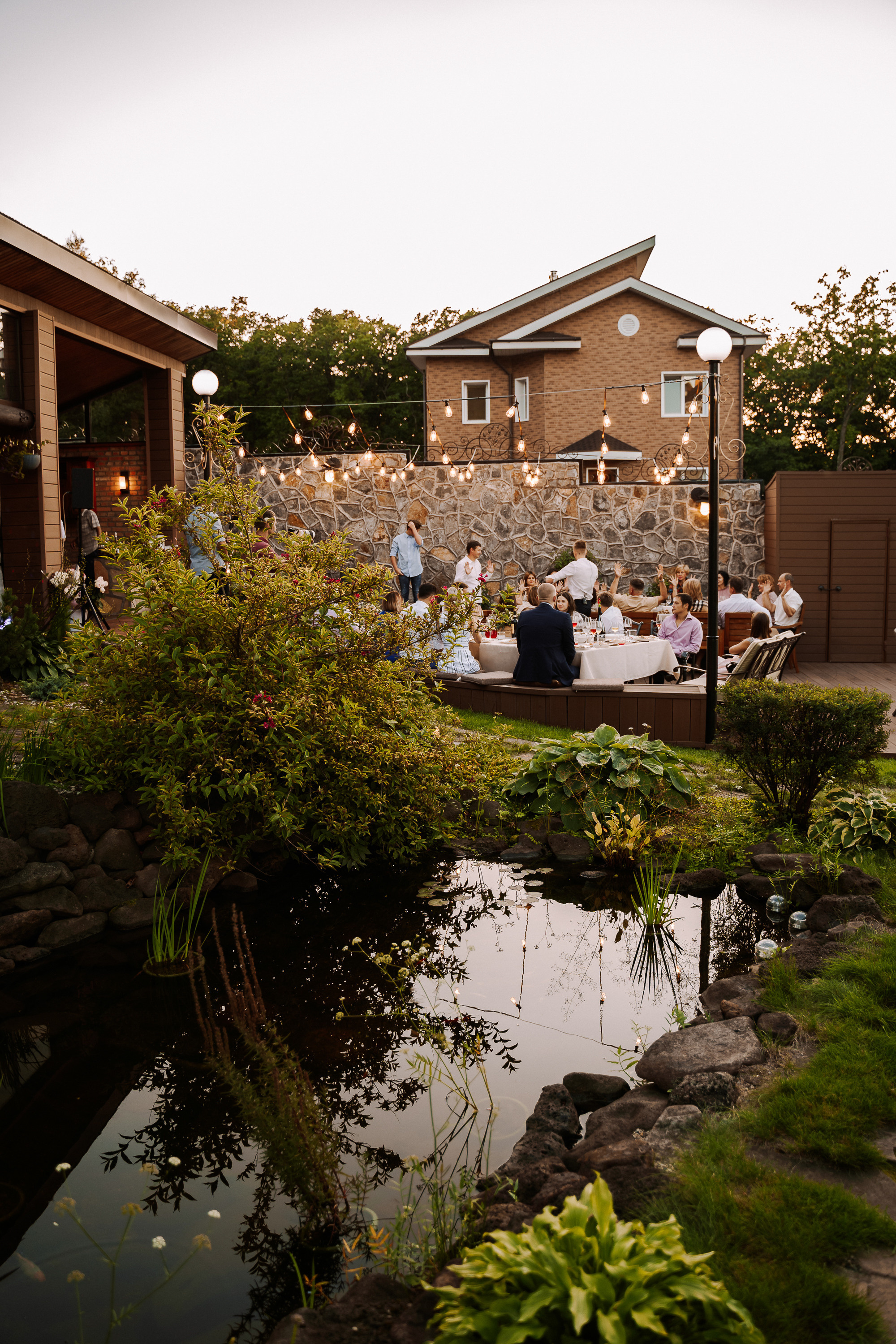 Backyard Wedding. Wedding Photography & Videography Team in California, Los Angeles, San Francisco, San Diego and Travel