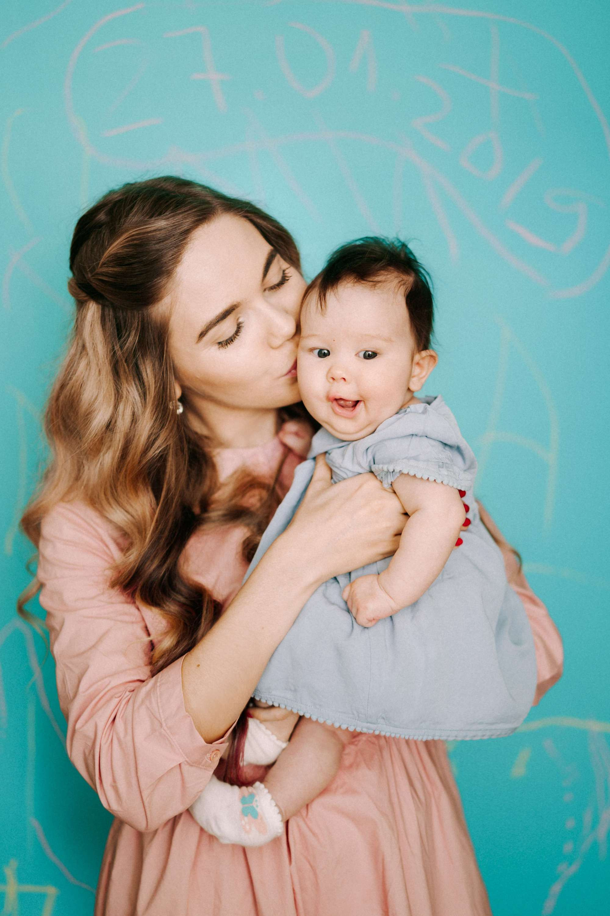 FAMILY SESSION AT HOME. Wedding Photography & Videography Team in California, Los Angeles, San Francisco, San Diego and Travel