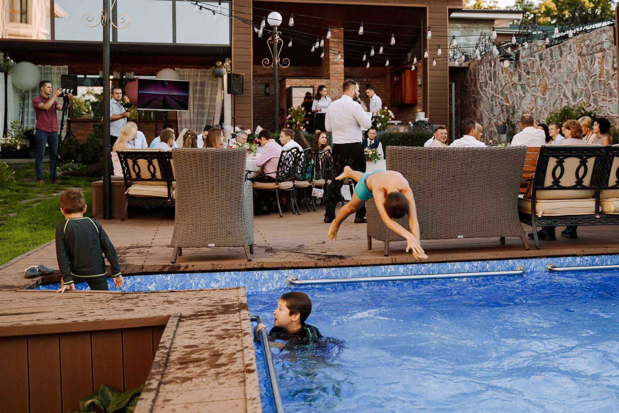 Backyard Wedding. Wedding Photography & Videography Team in California, Los Angeles, San Francisco, San Diego and Travel