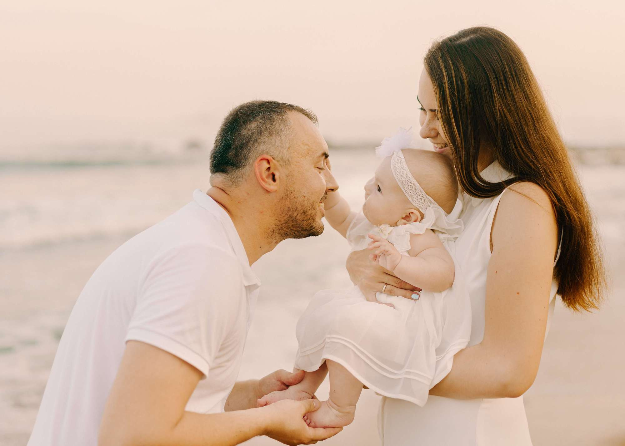 FAMILY BY THE OCEAN. Wedding Photography & Videography Team in California, Los Angeles, San Francisco, San Diego and Travel