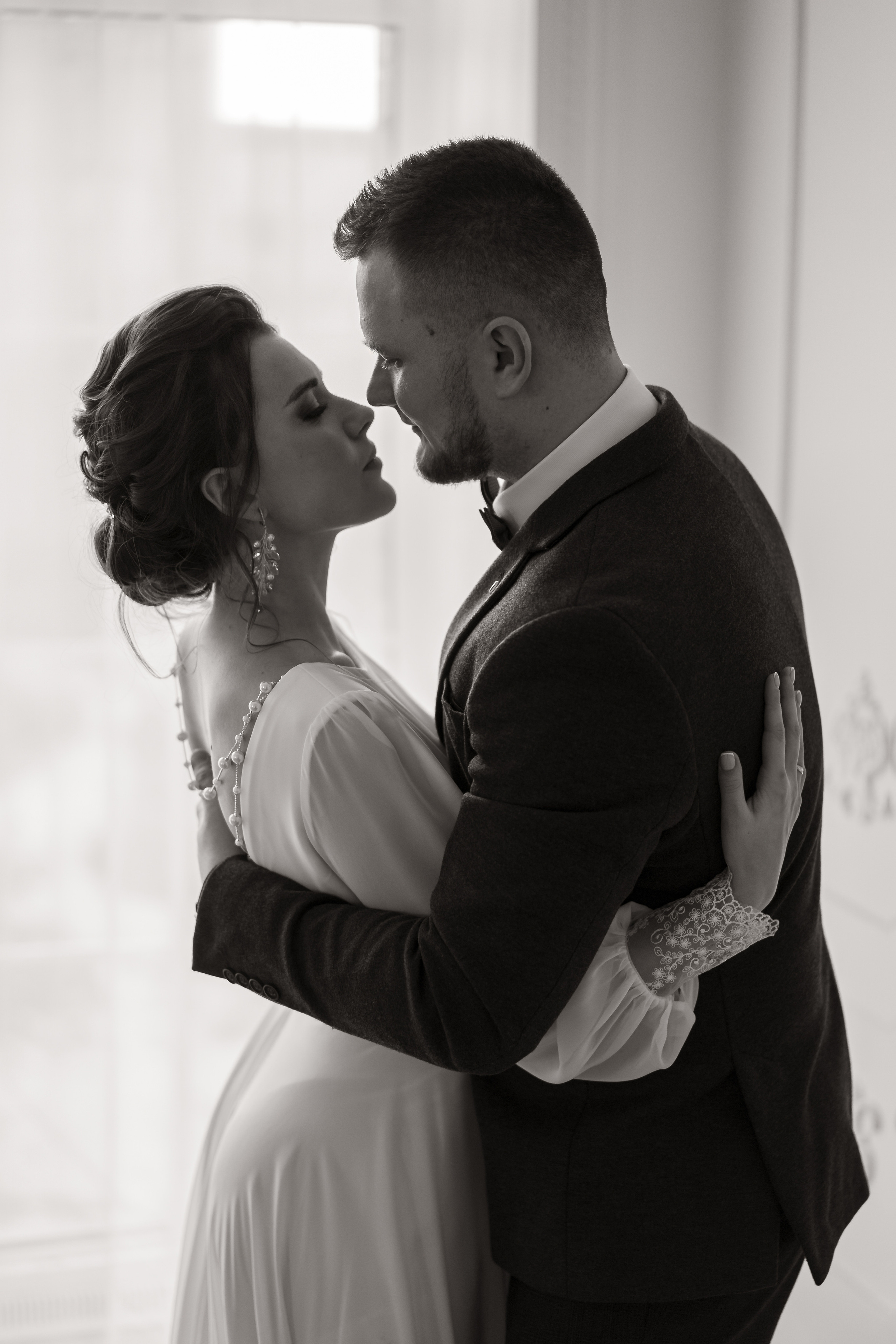 Studio Wedding Portraits. Wedding Photography & Videography Team in California, Los Angeles, San Francisco, San Diego and Travel