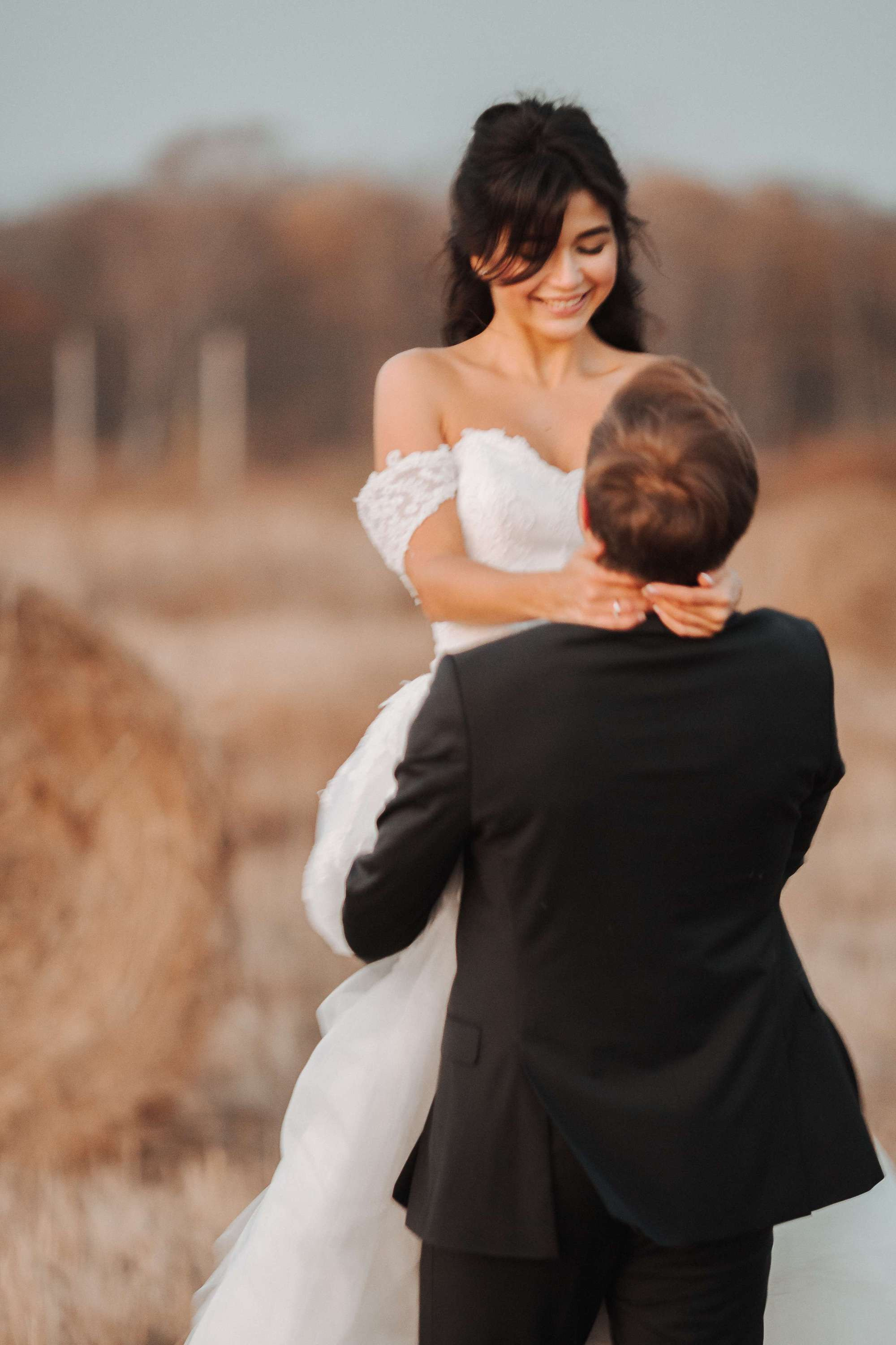 Elopement in Stacks of Hay. Wedding Photography & Videography Team in California, Los Angeles, San Francisco, San Diego and Travel