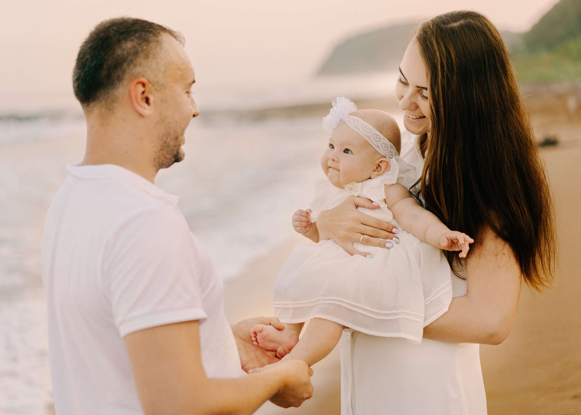 FAMILY BY THE OCEAN. Wedding Photography & Videography Team in California, Los Angeles, San Francisco, San Diego and Travel