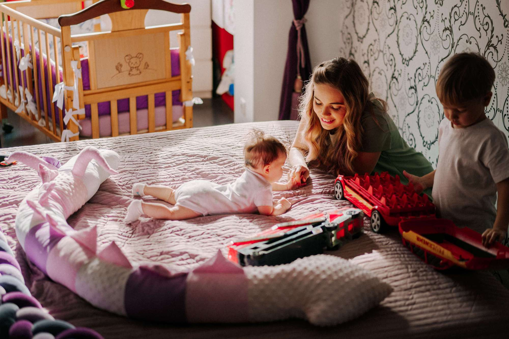 FAMILY SESSION AT HOME. Wedding Photography & Videography Team in California, Los Angeles, San Francisco, San Diego and Travel
