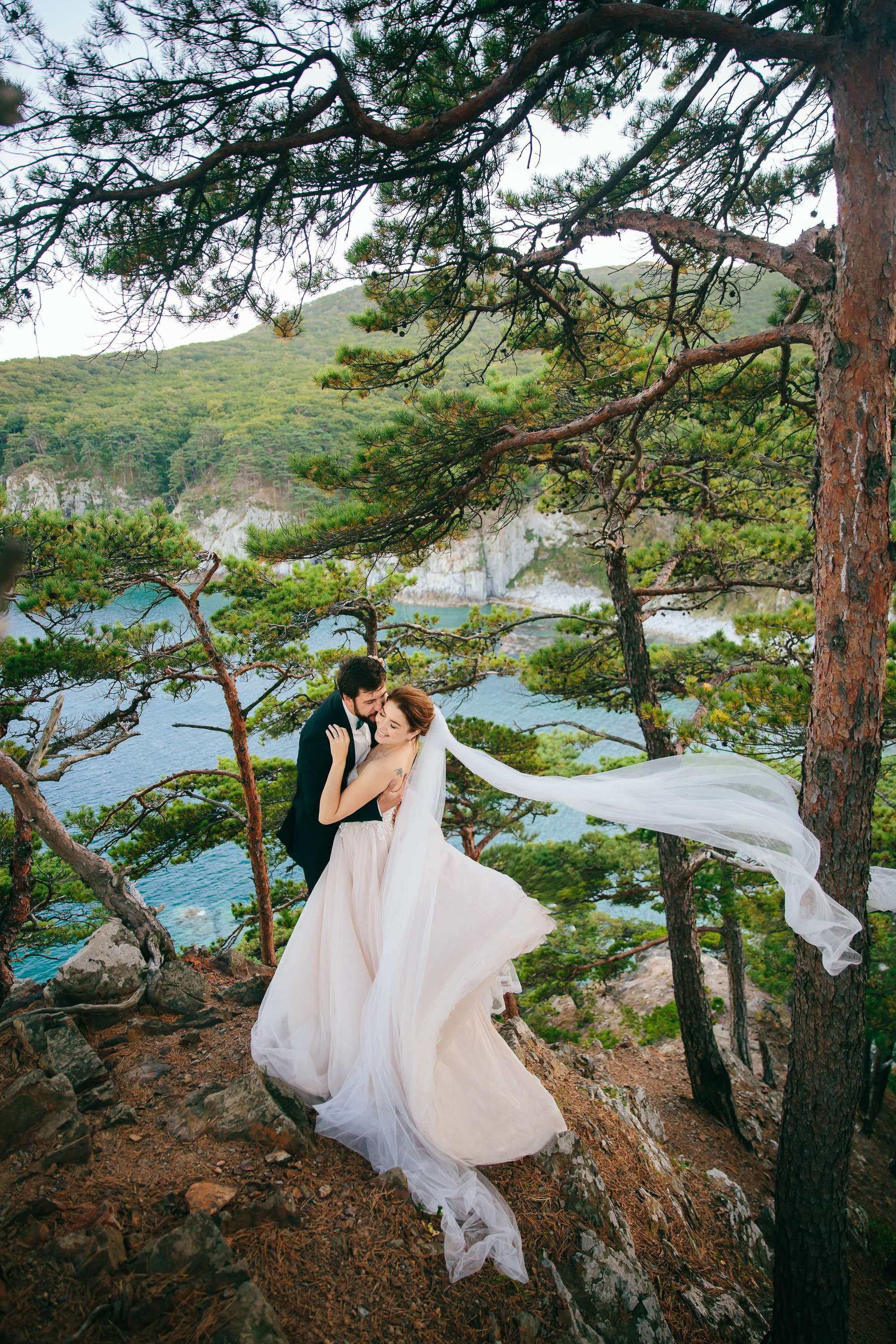 Big Sur Elopement. Wedding Photography & Videography Team in California, Los Angeles, San Francisco, San Diego and Travel