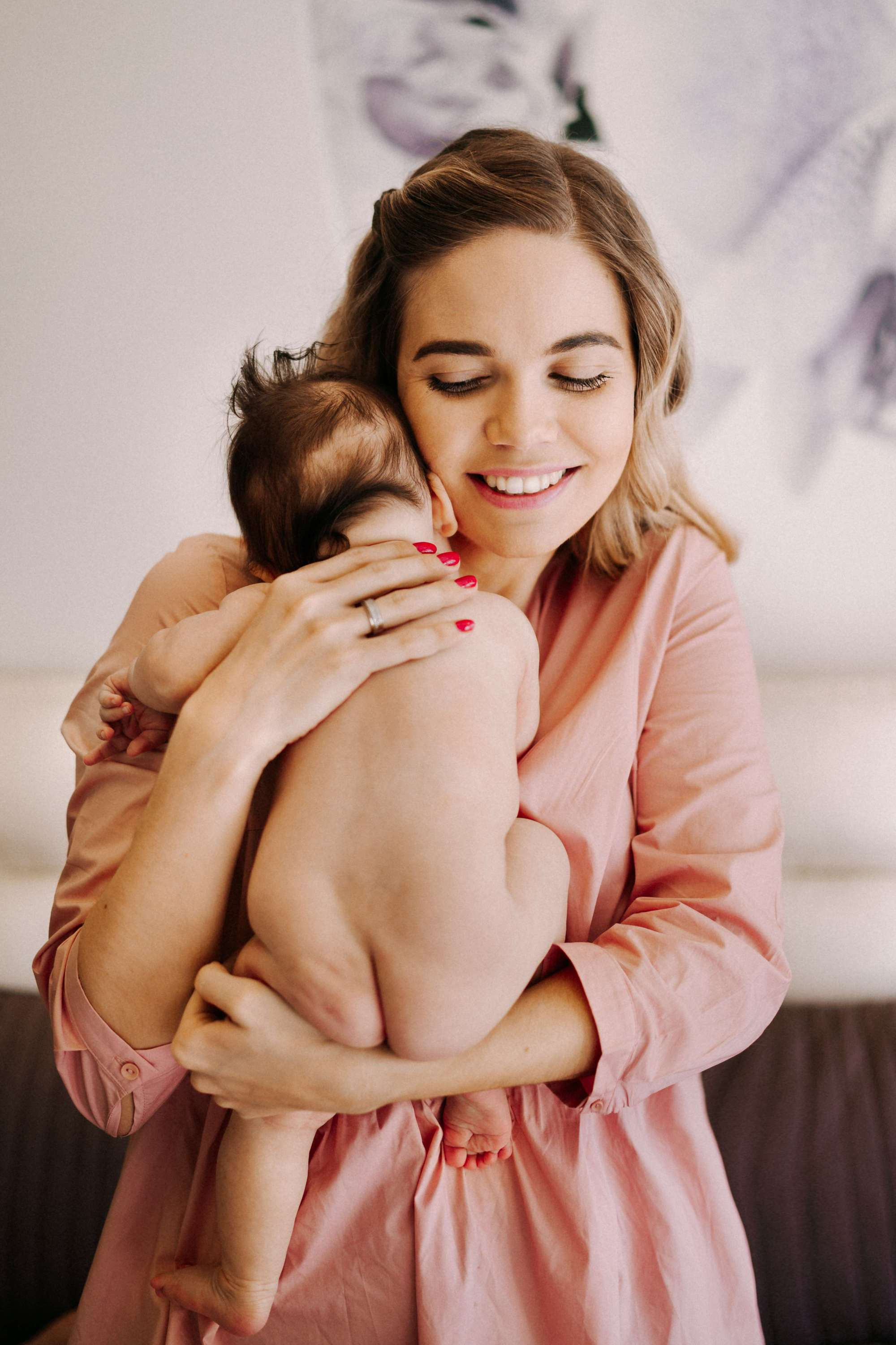 FAMILY SESSION AT HOME. Wedding Photography & Videography Team in California, Los Angeles, San Francisco, San Diego and Travel