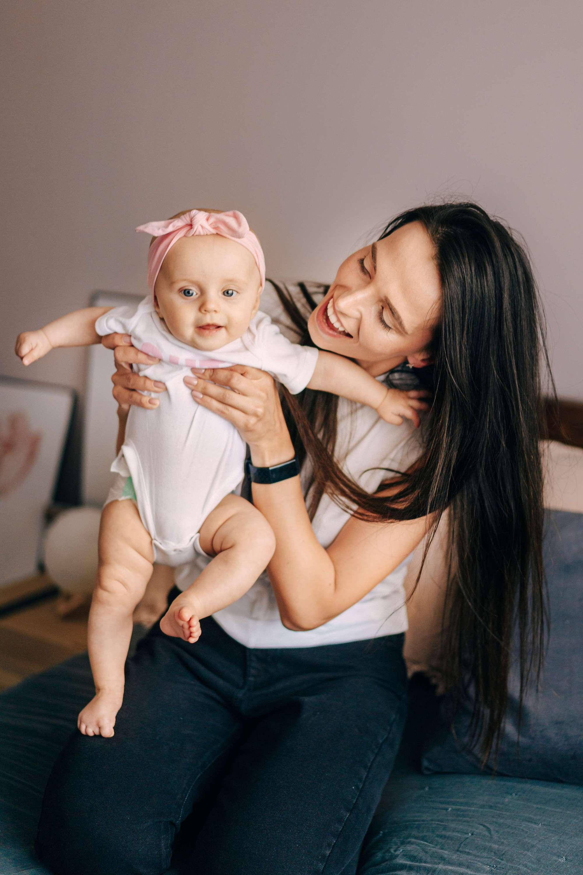 6 MONTHS BABY HOME SESSION. Wedding Photography & Videography Team in California, Los Angeles, San Francisco, San Diego and Travel