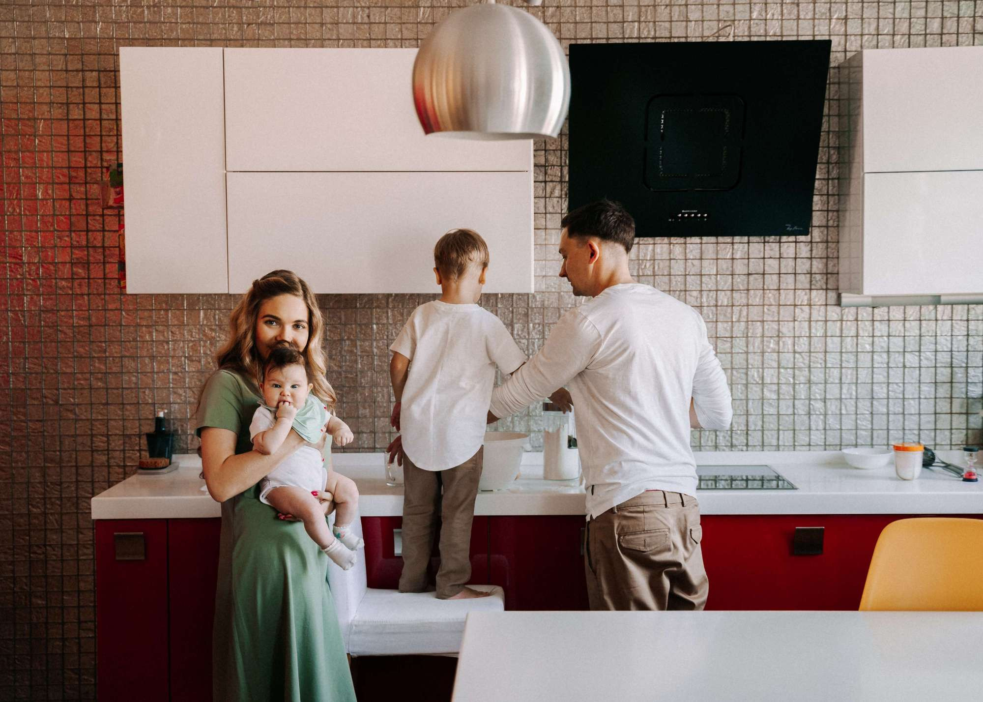 FAMILY SESSION AT HOME. Wedding Photography & Videography Team in California, Los Angeles, San Francisco, San Diego and Travel