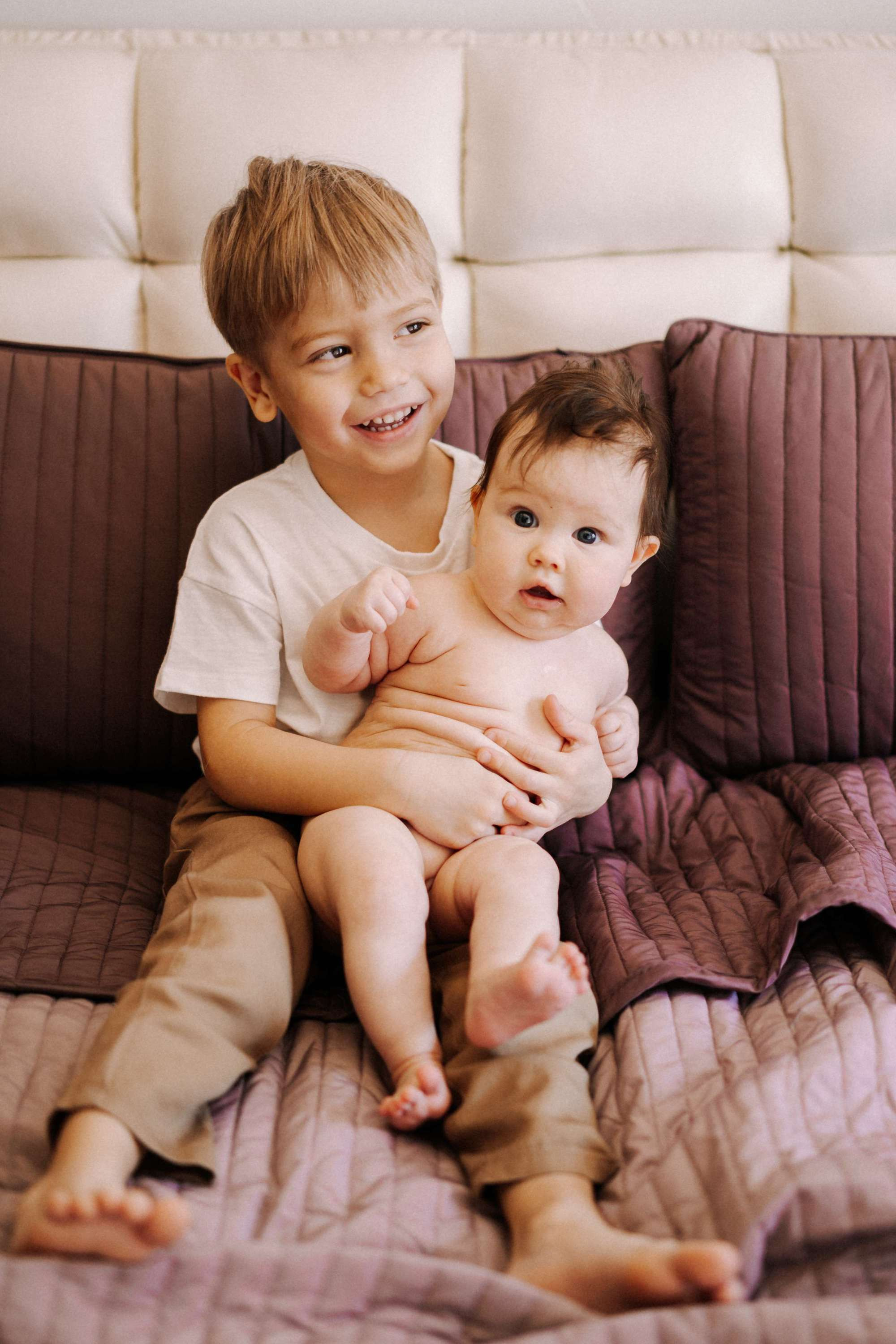 FAMILY SESSION AT HOME. Wedding Photography & Videography Team in California, Los Angeles, San Francisco, San Diego and Travel