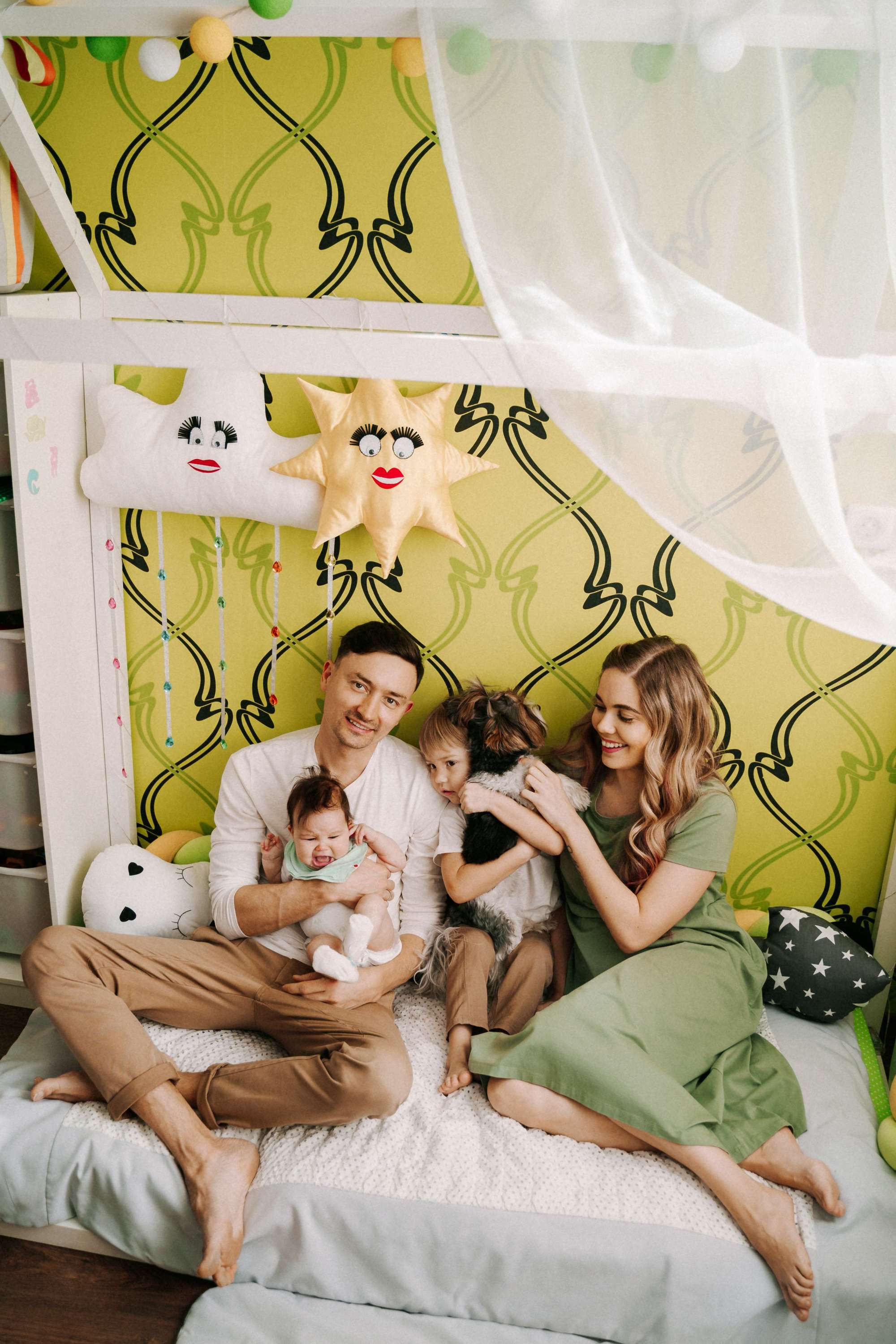 FAMILY SESSION AT HOME. Wedding Photography & Videography Team in California, Los Angeles, San Francisco, San Diego and Travel