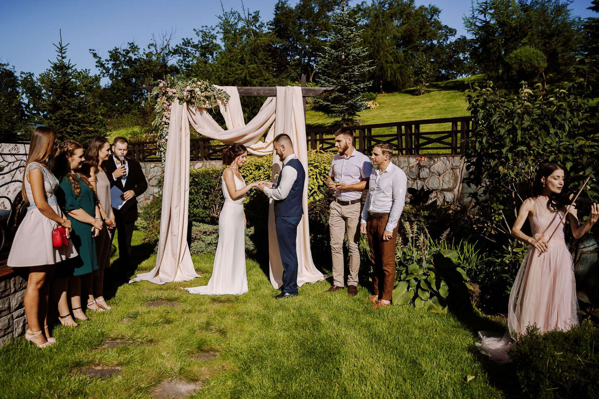 Backyard Wedding. Wedding Photography & Videography Team in California, Los Angeles, San Francisco, San Diego and Travel