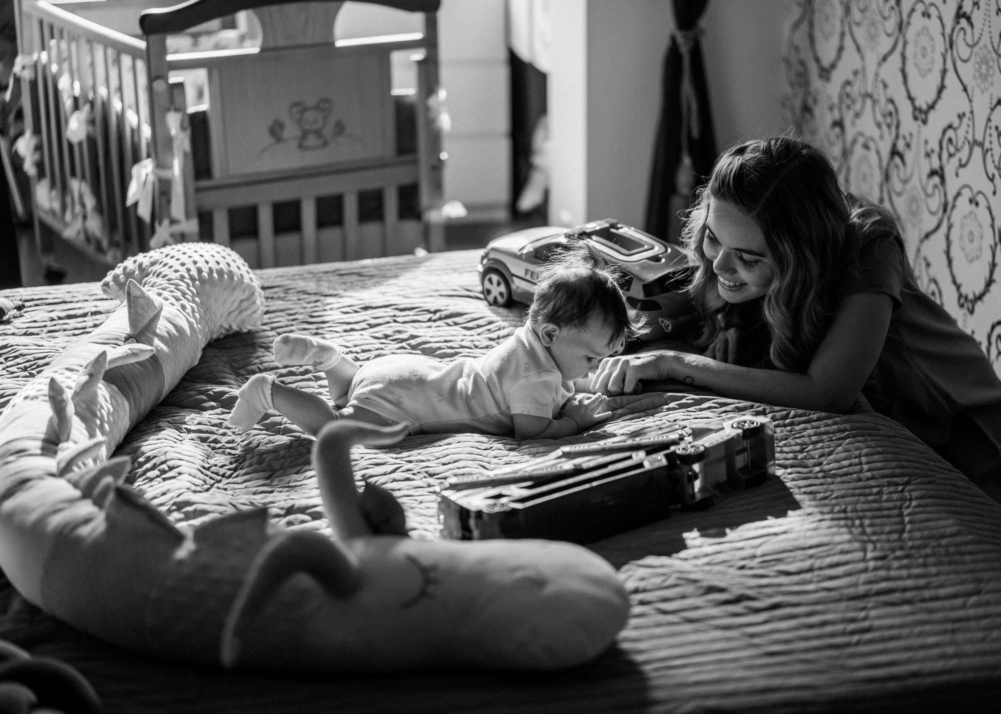 FAMILY SESSION AT HOME. Wedding Photography & Videography Team in California, Los Angeles, San Francisco, San Diego and Travel