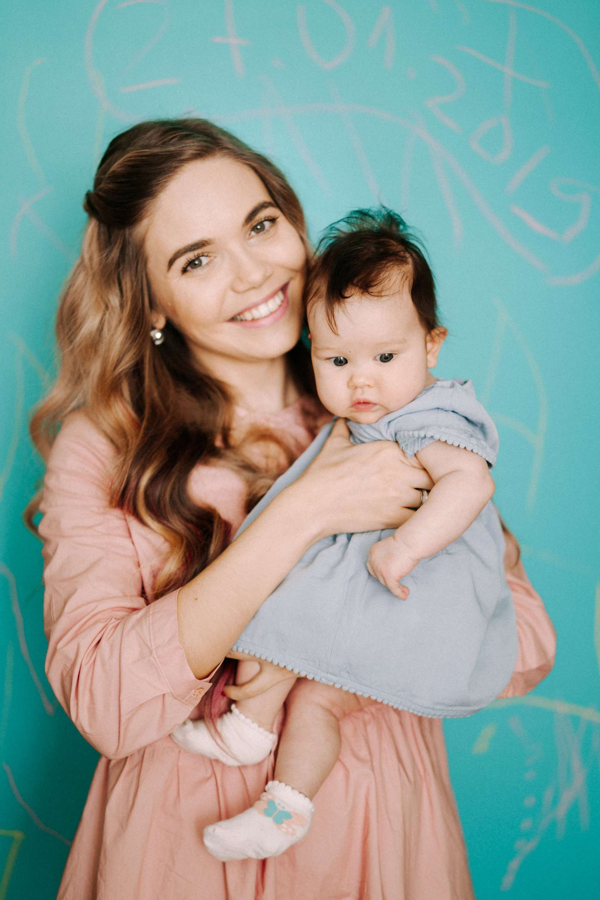 FAMILY SESSION AT HOME. Wedding Photography & Videography Team in California, Los Angeles, San Francisco, San Diego and Travel