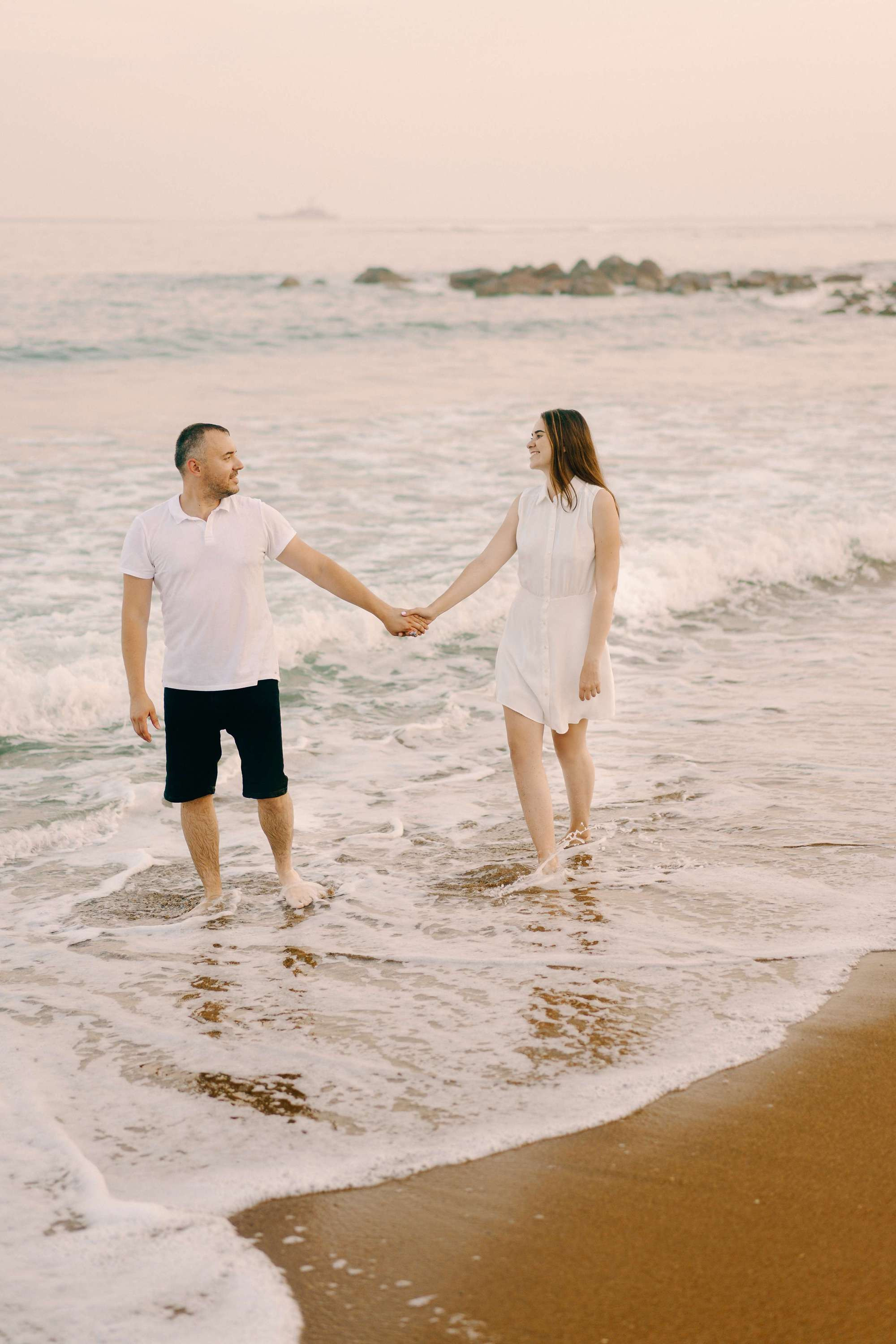 FAMILY BY THE OCEAN. Wedding Photography & Videography Team in California, Los Angeles, San Francisco, San Diego and Travel