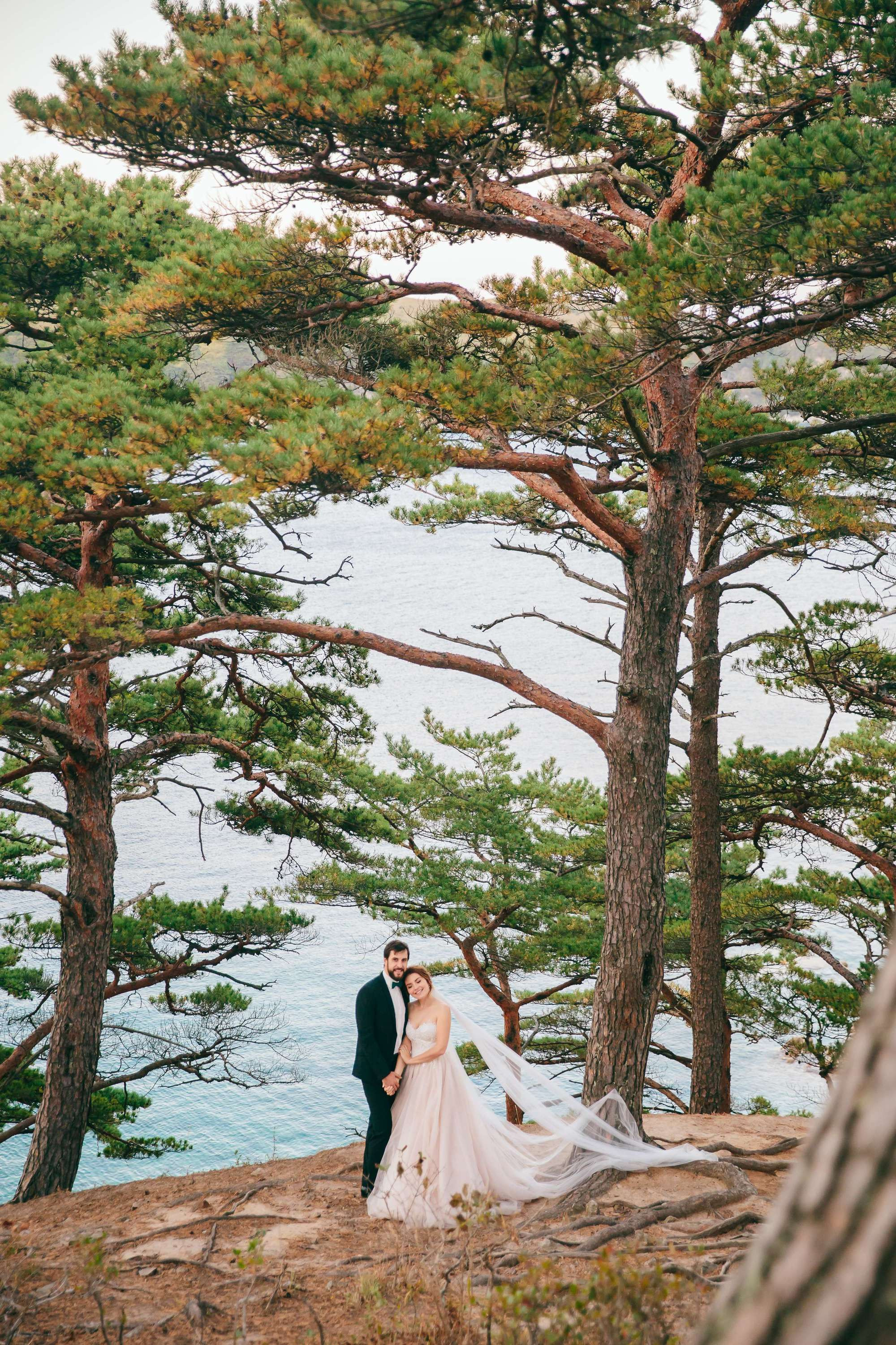 Big Sur Elopement. Wedding Photography & Videography Team in California, Los Angeles, San Francisco, San Diego and Travel