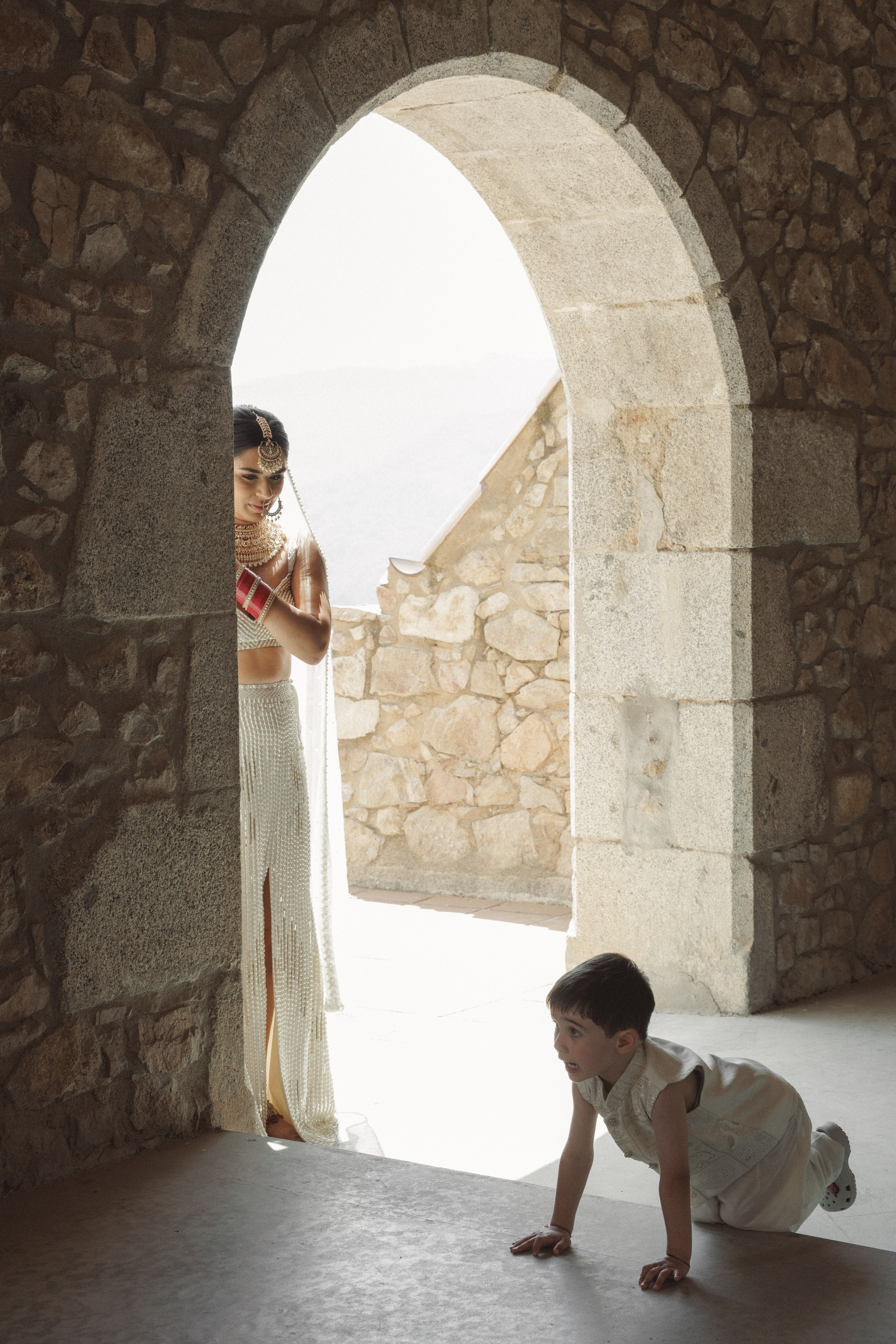 Patrik & Naomi. Monestir Sant Salvi. Paola wedding photographer / videographer in Barcelona