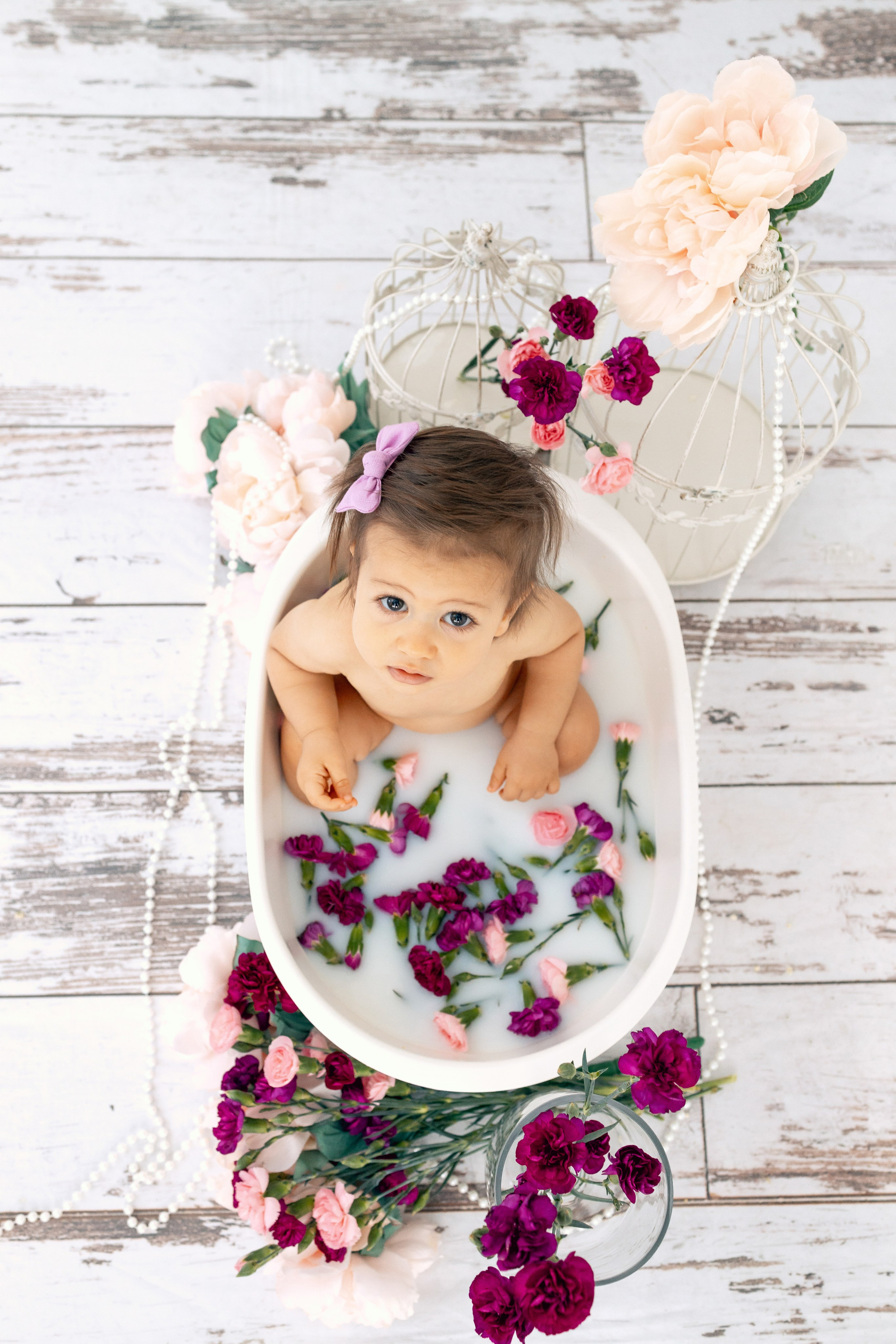 Milk bath. Anaeliseevaphoto.com