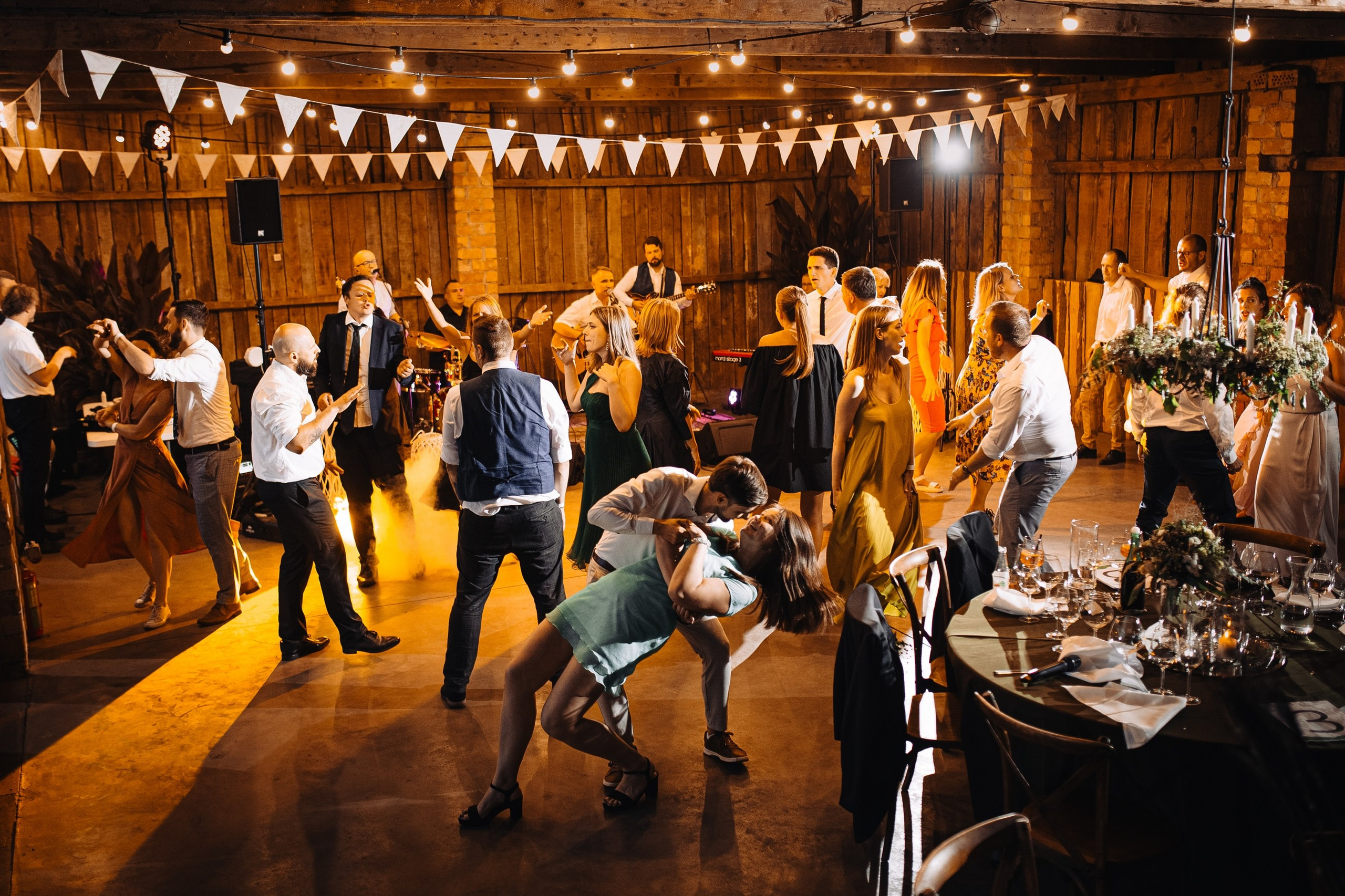 DIEVS SIRDĪ UN VĒJŠ MATOS