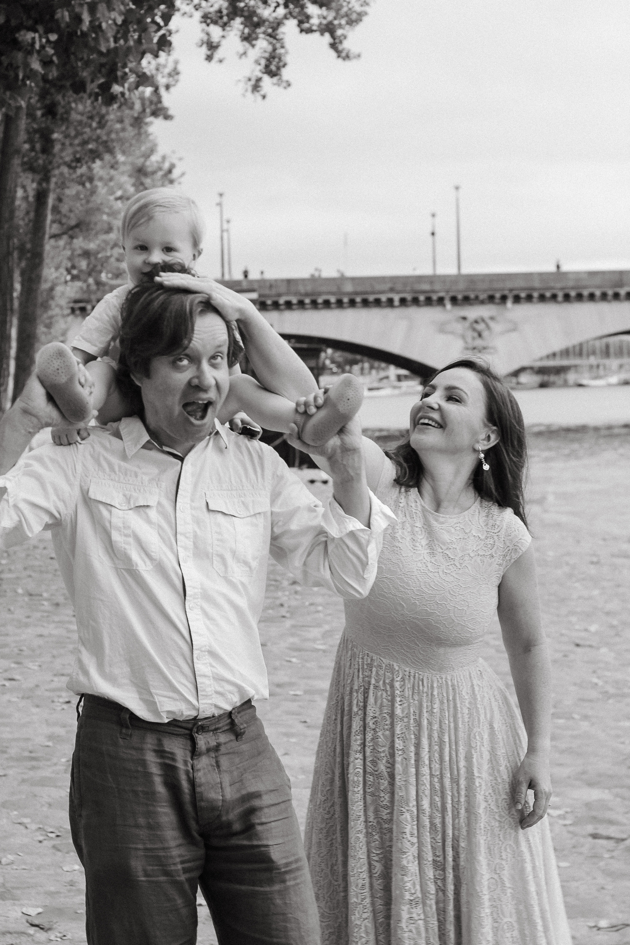 Family photo shooting in Paris. Фотограф в Париже