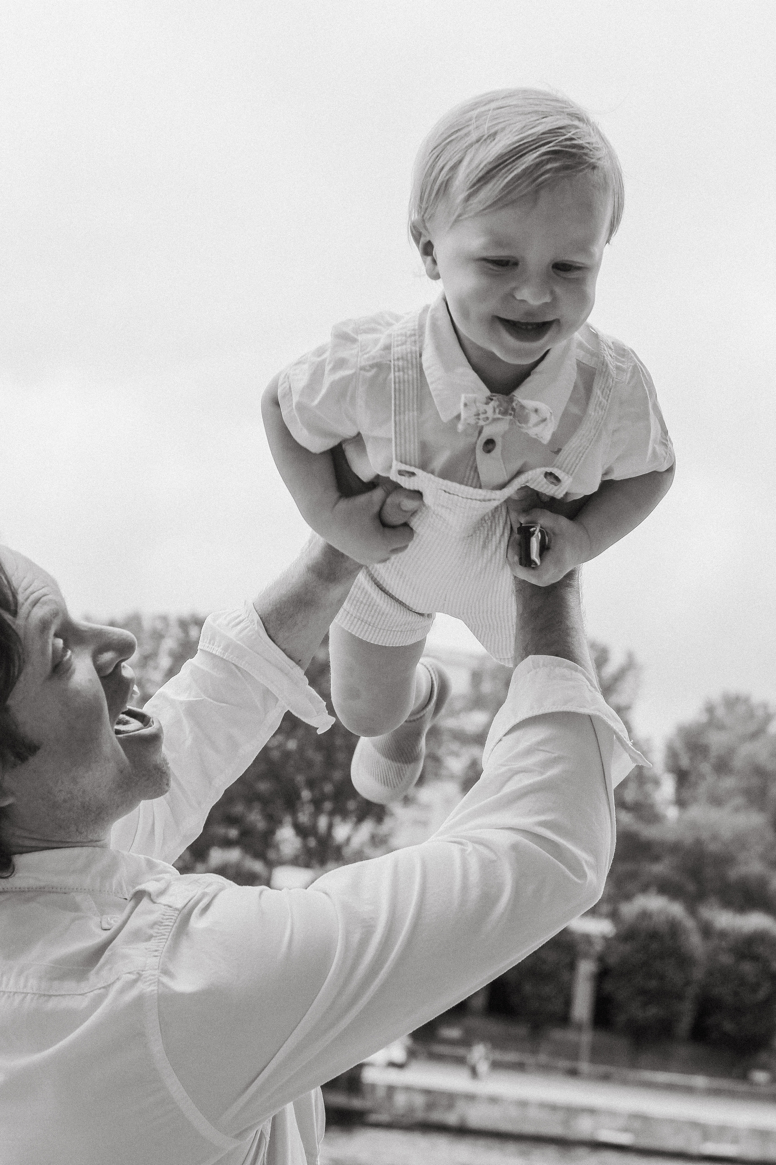 Family photo shooting in Paris. Фотограф в Париже