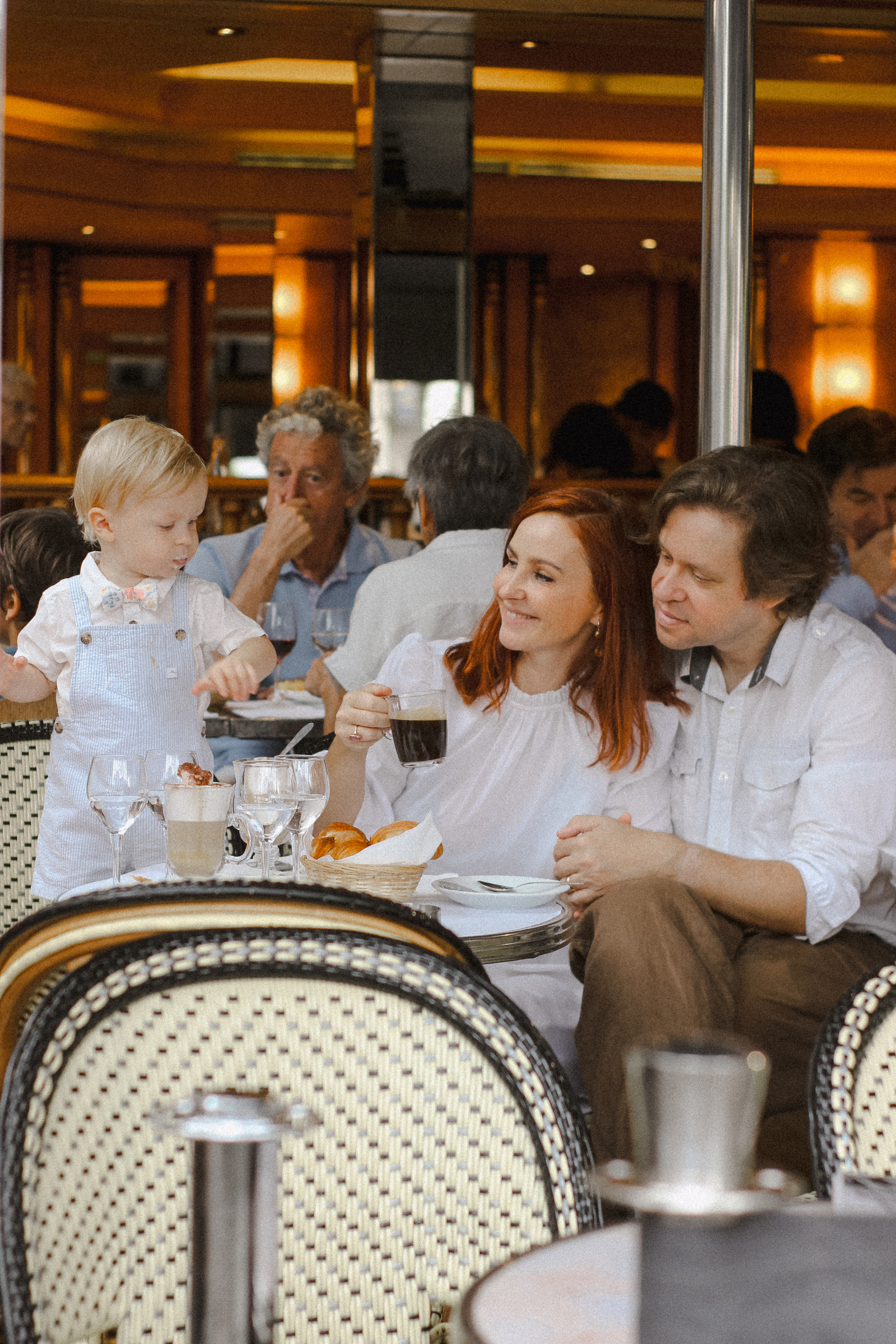Family photo shooting in Paris. Фотограф в Париже