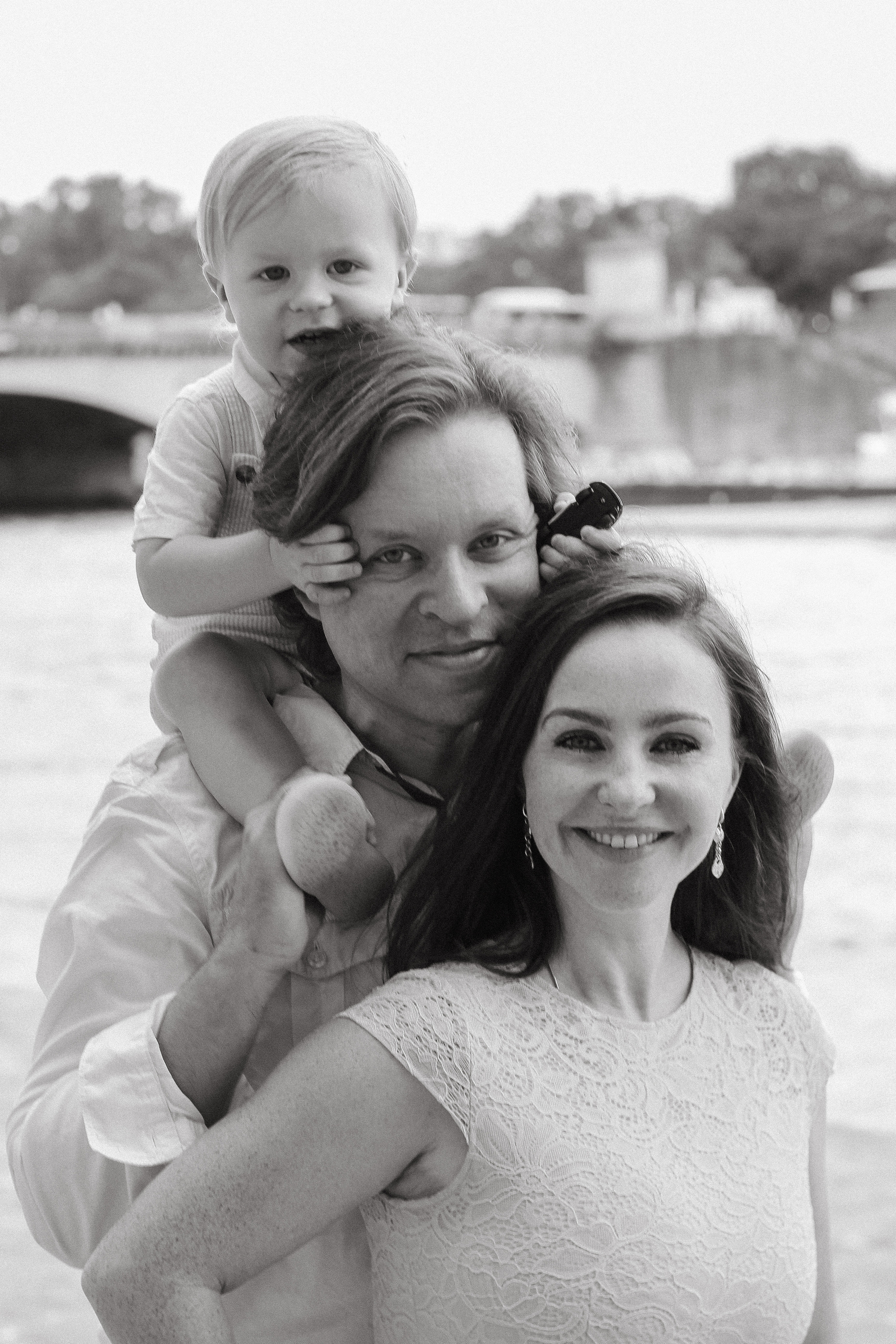 Family photo shooting in Paris. Фотограф в Париже