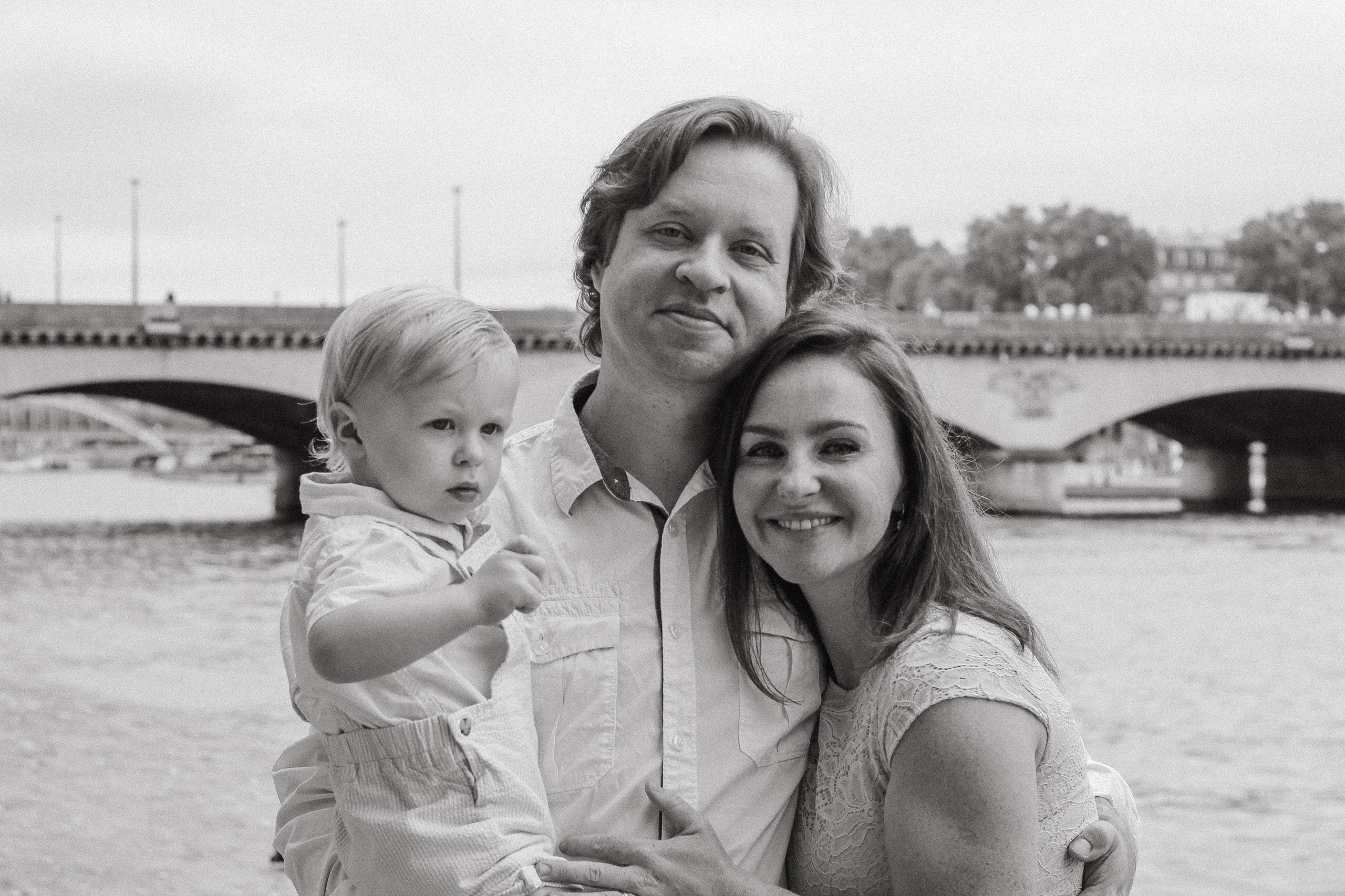 Family photo shooting in Paris. Фотограф в Париже