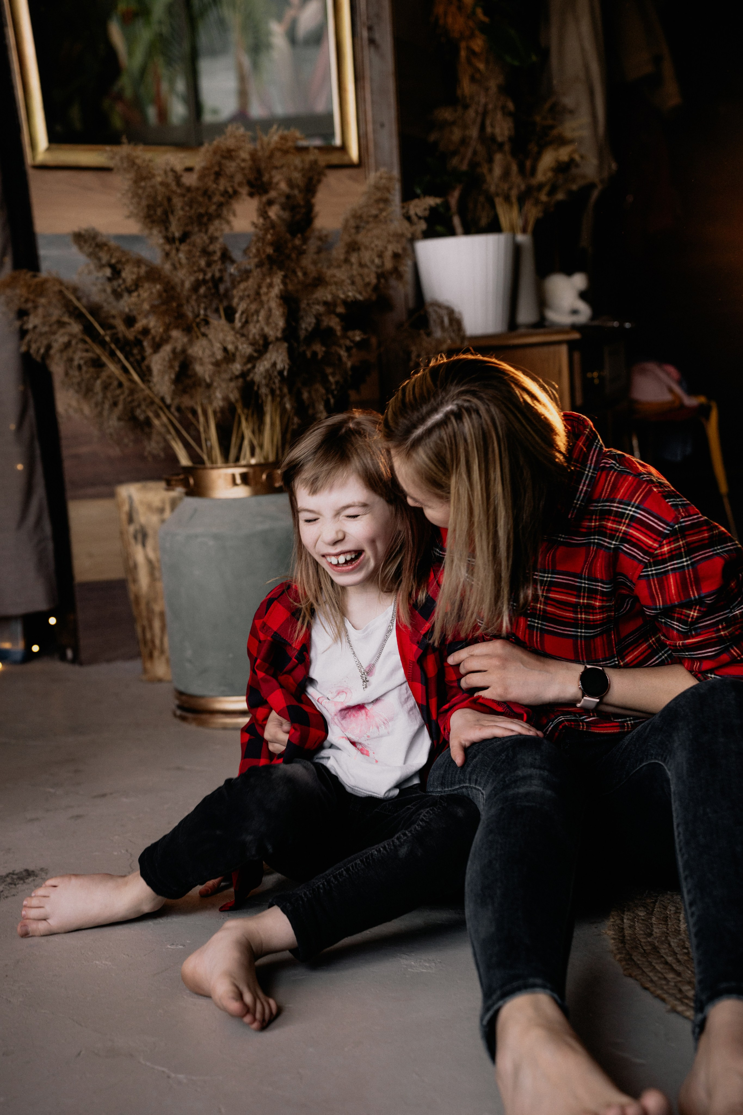 Studio Family Photography with Greenery – Fresh & Elegant. Alisa Tant — Family and newborn photographer Bucks County, Montgomery county, Philadelphia, NJ