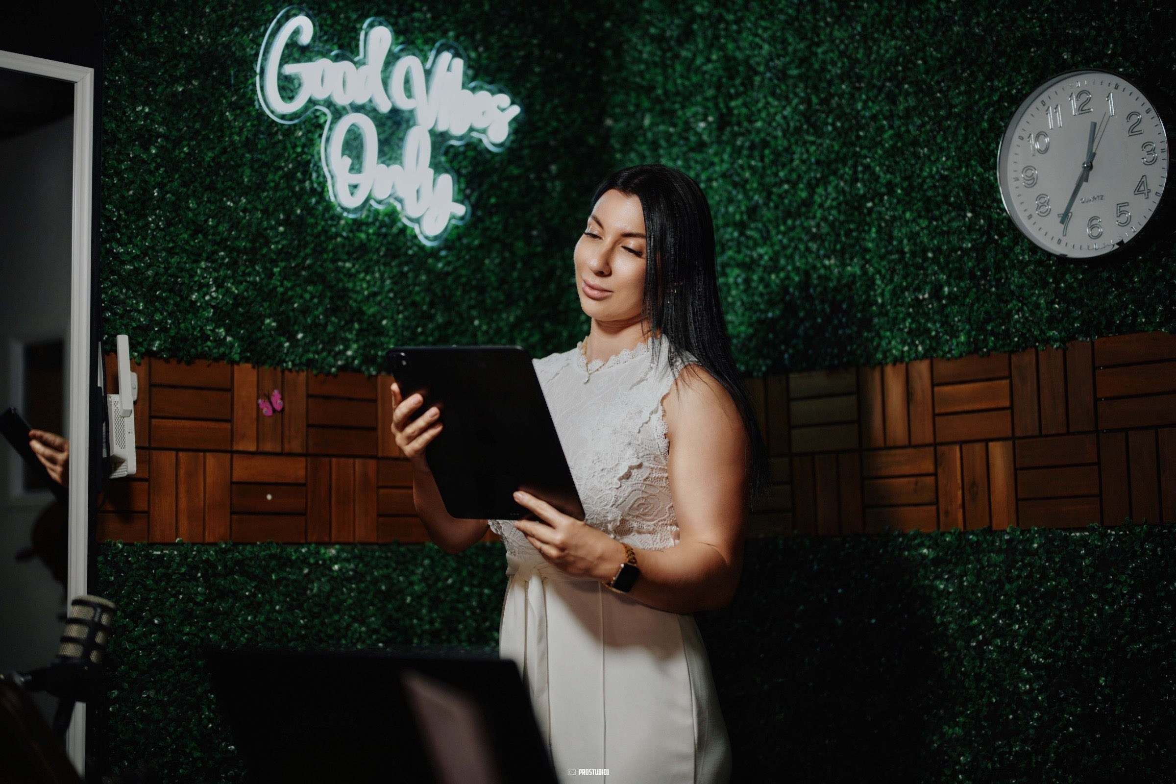 Good Vibes — estudio para videos a cámara cerca de Miami | ProStudio1