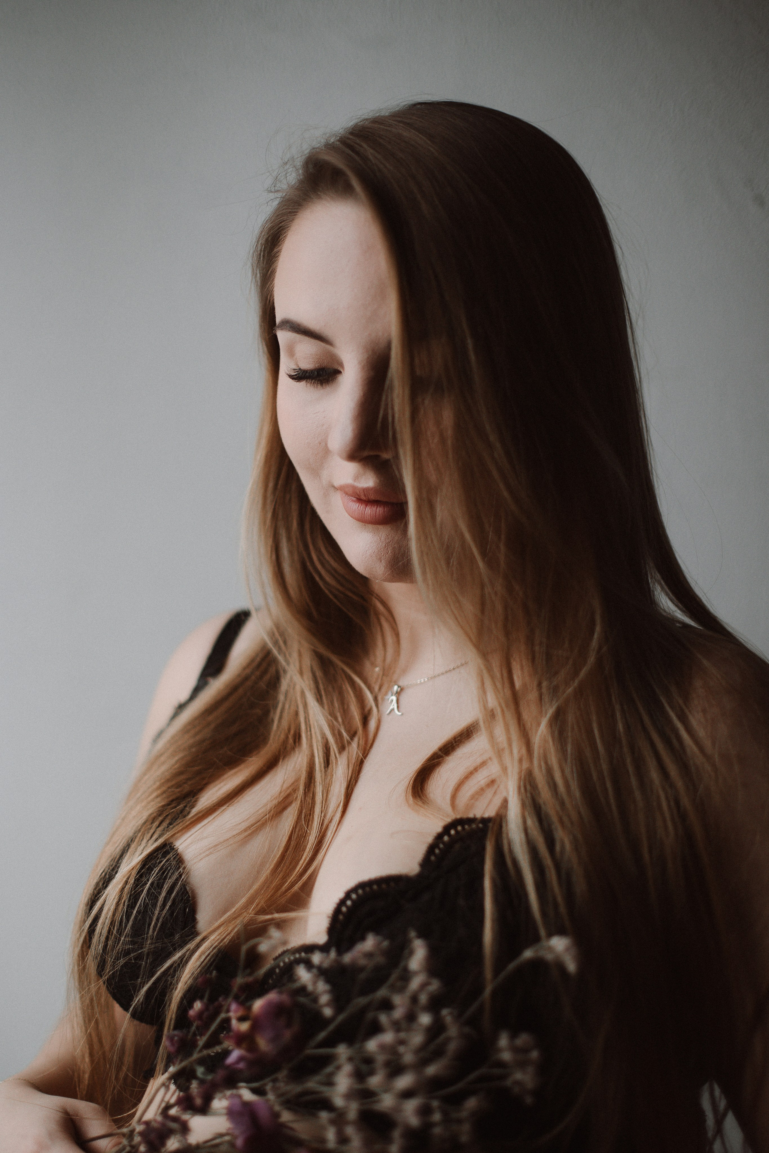 Pełna emocji fotografia sesja ciążowa lifestyle | Natalia Malinowska Fotografia | Augustów Warszawa. Natalia Malinowska Fotografia | Fotograf ślubny i rodzinny Augustów Warszawa