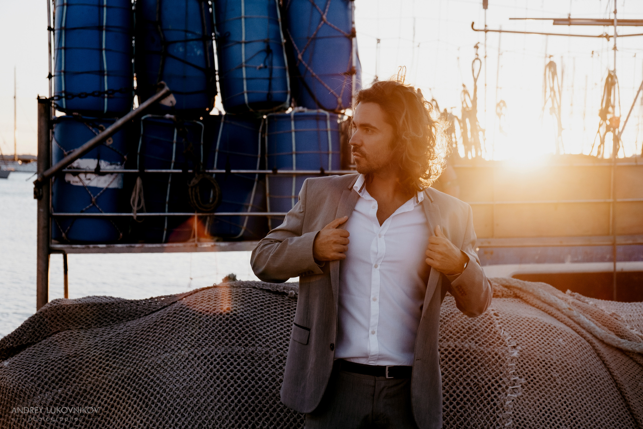 Мужская фотосессия в порту