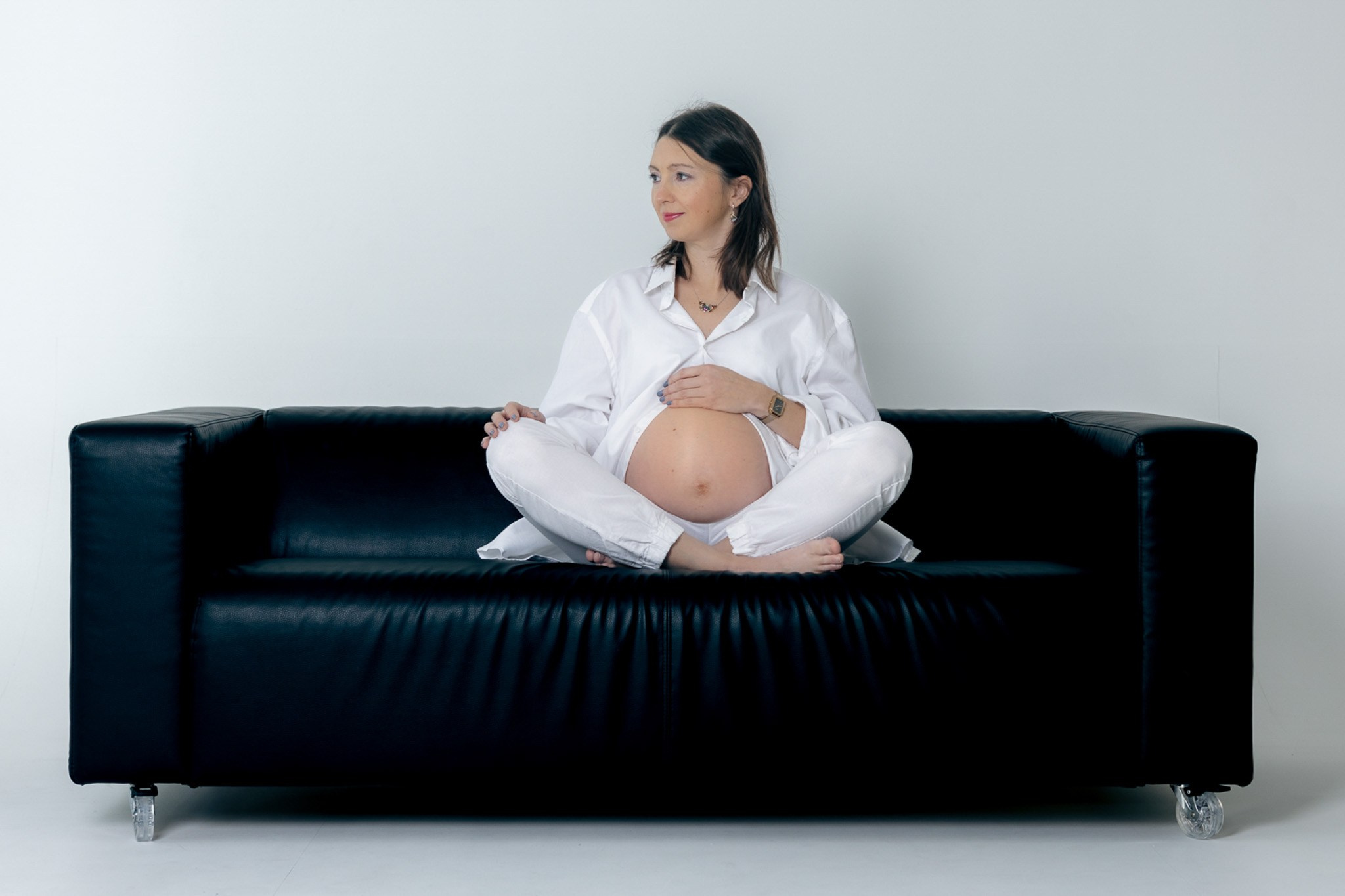 Grūtnieču fotosesija. Portretu fotosesija Rīgā| Biznesa portretu foto | Korporatīvās un darbinieku fotosesijas | Pasākumu fotogrāfs | Produktu fotogrāfs