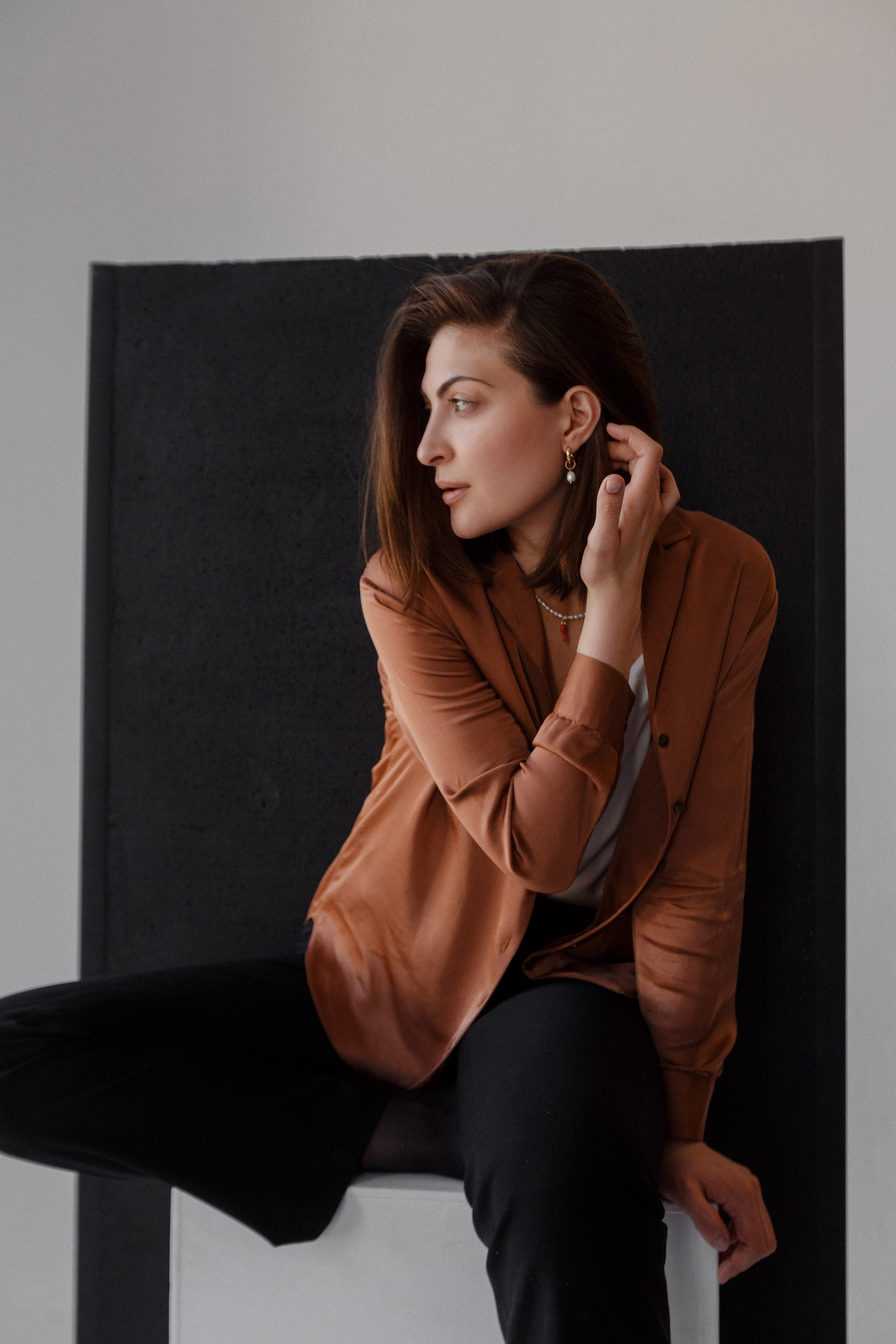 Hermosa chica en un estudio fotográfico. Fotógrafo de retrato, familia y reportajes en Valencia | España | Europa Vitalii Lumier