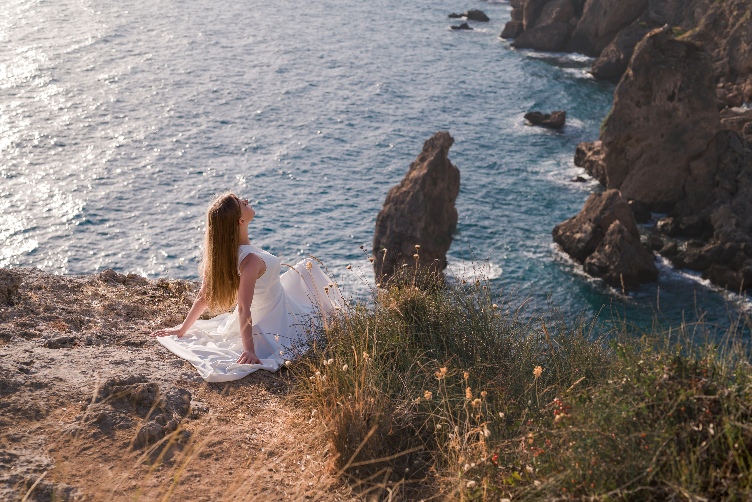 Свадебная фотосессия на скалах в Анталии. Фотограф в Анталии, Кемере, Турции