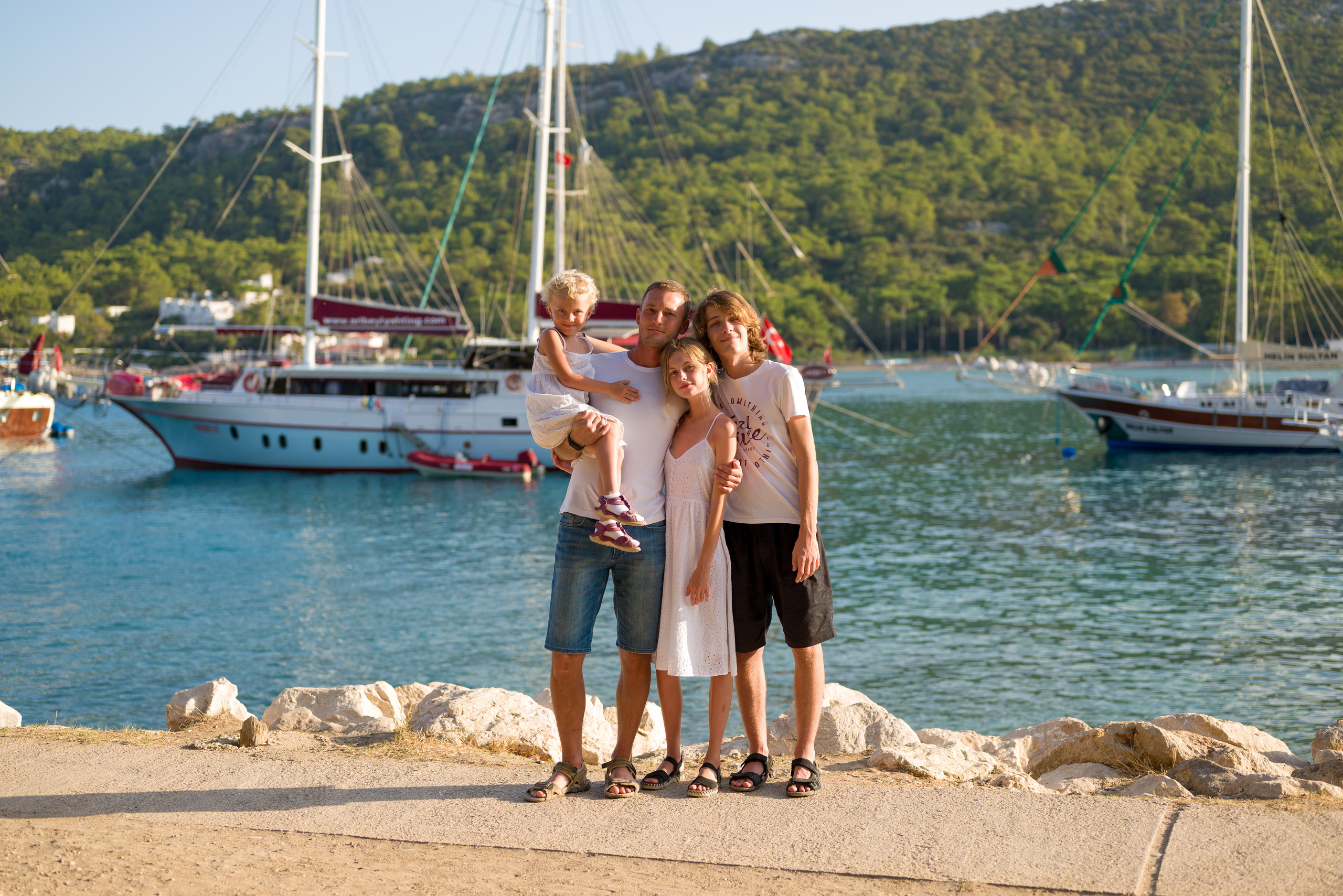 Семейная фотосессия в парках Кемера. Photographer in Antalya, Kemer, Turkey