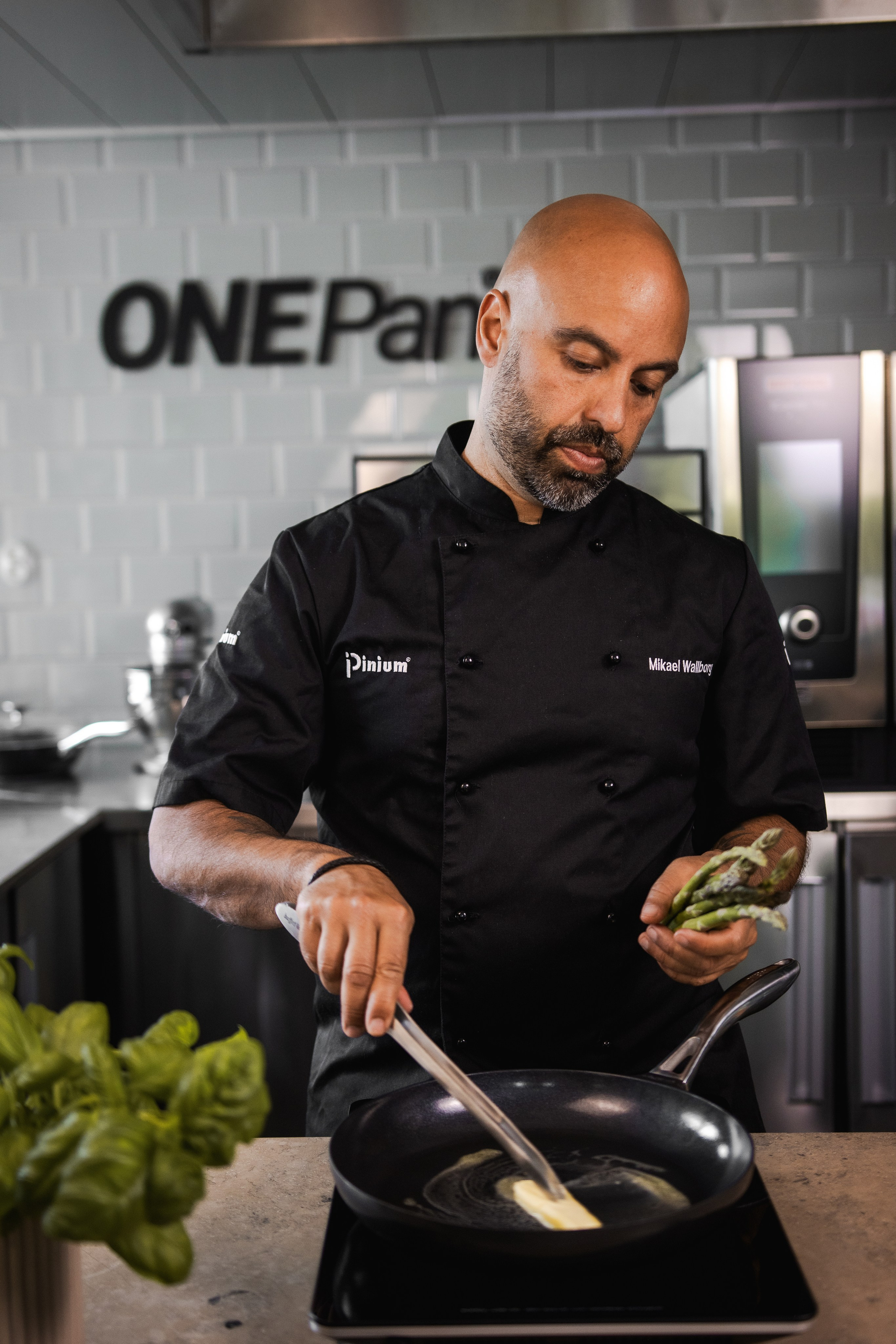 OnePan. Photographer in Gothenburg Aleksandra Stroganova