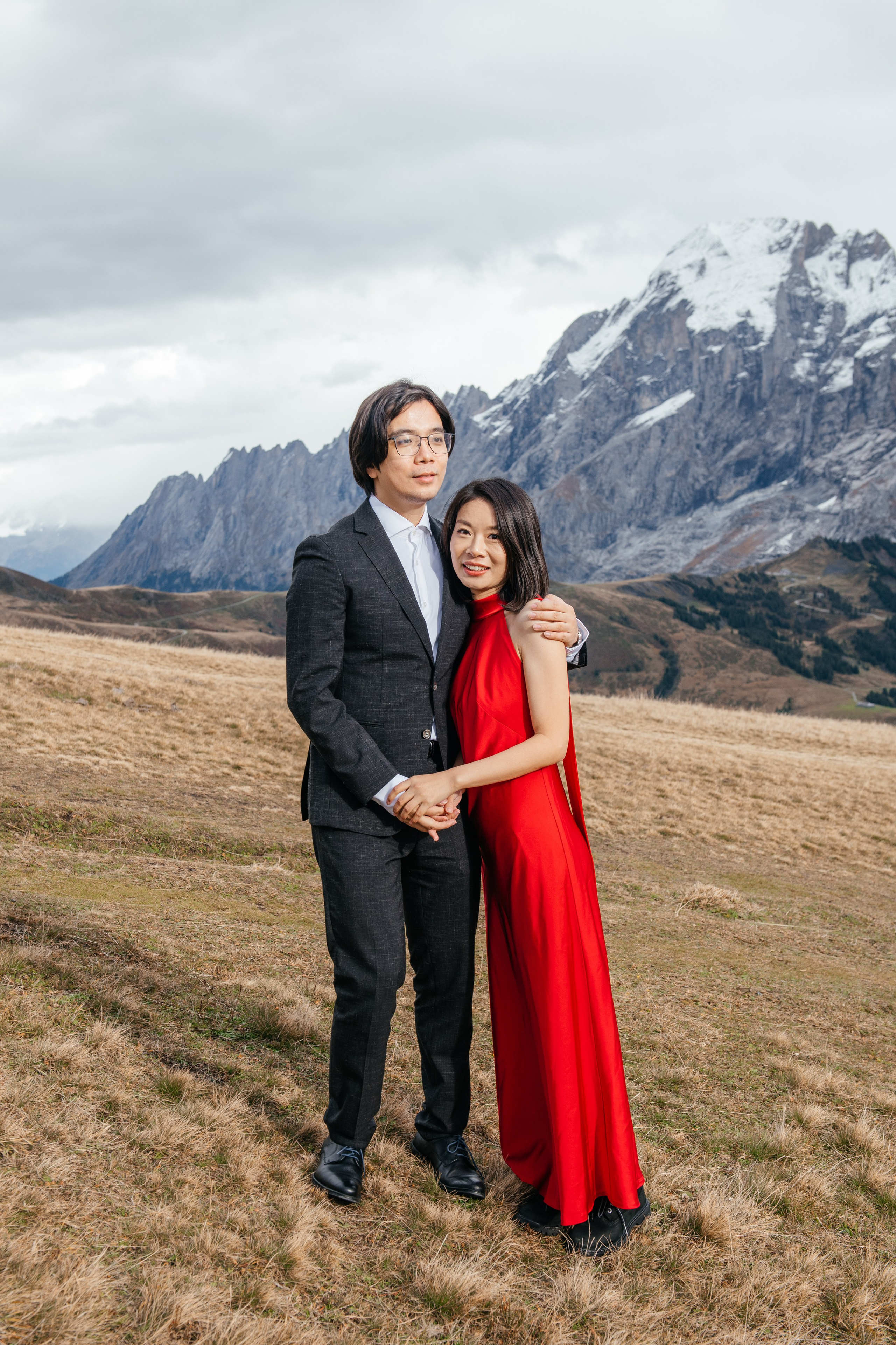 Kaiwen & Xiaoming Grindelwald, Switzerland. I am Elena Altendorfer. Wedding photographer in Zurich and Switzerland