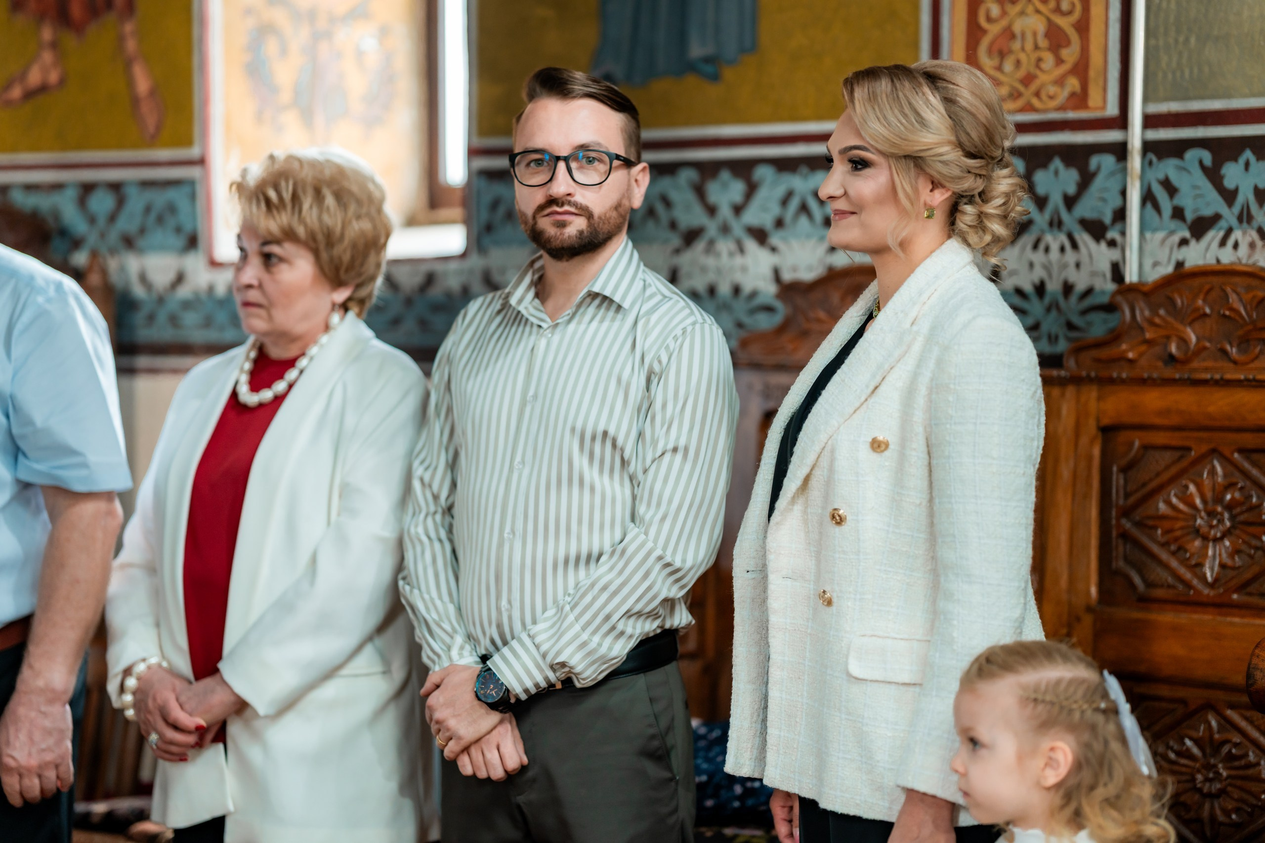 fotograf botez , fotografie botez Botoșani, fotograf Alin Chirilă, amintiri botez, fotografii botez, botez Miruna Parascheva, fotograf copii, fotografie botez în Botoșani-alt="botez , fotografie botez Alin Chirilă, amintiri botez, fotografii emoționante botez Botoșani"-- fotografii-botez-bebelus- amintiri-botez-micuț- moment-sfânt-crestinare- fotografie-emotionanta-botez- detalii-botez-bebelusi- parinti-fericiti-la-botez- fotograf-botez-profesionist- botez-in-biserica-ortodoxa- micuț-botezat-cu-emoție- zâmbete-și-lacrimi-la-botez- bebeluș-la-cristelniță- decor-botez-colorat- botez-cu-dragoste-și-credință- emotie-pura-la-botez- fotograf-botez-botosani- botez-iasi-suceava-fotograf- amintiri-nepretuite-botez-- Preotul ținându-l pe micuțul Mathias Gabriel la botez, în biserica Înălțarea Domnului, Copălău  - Detalii de la botezul lui Mathias – lumânare, trusou și icoană  - Familia lui Mathias Gabriel alături de micuț, în ziua botezului  - Portret emoționant cu mama și bebelușul în brațe, în biserică,fotograf profesionist evenimente Botoșani, Iași, Suceava, Fălticeni, Bacău, Pașcani, Roman - AlinoFotoStudio by Alin Chirilă - servicii foto nuntă, botez, cununie, ședințe foto creative, albume personalizate, fotografii emoționante și calitative pentru cele mai importante momente din viață,fotograf nuntă Botoșani Alin Chirilă,  ședință foto botez Iași - AlinoFotoStudio,  servicii fotograf profesionist evenimente Suceava,  fotograf cununie civilă Fălticeni - Alin Chirilă,  album foto nuntă personalizat Bacău.“Bebeluș botezat în biserică, ținut în brațe de nași”	•	“Detaliu cu lumânarea de botez decorată cu flori albe”	•	“Părinți emoționați alături de copilul lor la ceremonia de botez”	•	“Masa festivă de botez cu decor tematic și tort personalizat”	•	“Momentul în care preotul toarnă apă sfințită pe fruntea bebelușului”	“Bebeluș în rochie albă de botez, zâmbind în brațele mamei”	•	“Detaliu cu cruciulița de botez așezată pe o pernă de satin”	•	“Părinți și nași aprinzând lumânările în timpul ceremoniei de botez”	•	“Tort de botez decorat cu figurine tematice și numele copilului”	•	“Copil botezat dormind liniștit în pătuțul decorat festiv”	•	“Momentul în care preotul binecuvântează copilul în fața altarului”	•	“Invitați adunându-se în jurul mesei festive la petrecerea de botez”	•	“Bebeluș ținând în mână o jucărie personalizată primită la botez”	•	“Familie fericită pozând împreună după ceremonia de botez”	•	“Decor tematic cu baloane și flori la locația petrecerii de botez” fotograf Botoșani fotograf evenimente fotograf botez Alin Chirila fotograf alinofotostudio.fotograf botez Amelis Maria, fotografie botez Botoșani, fotograf Alin Chirilă, amintiri botez, fotografii botez, botez Amelis Maria, fotograf copii, fotografie botez în Botoșani,