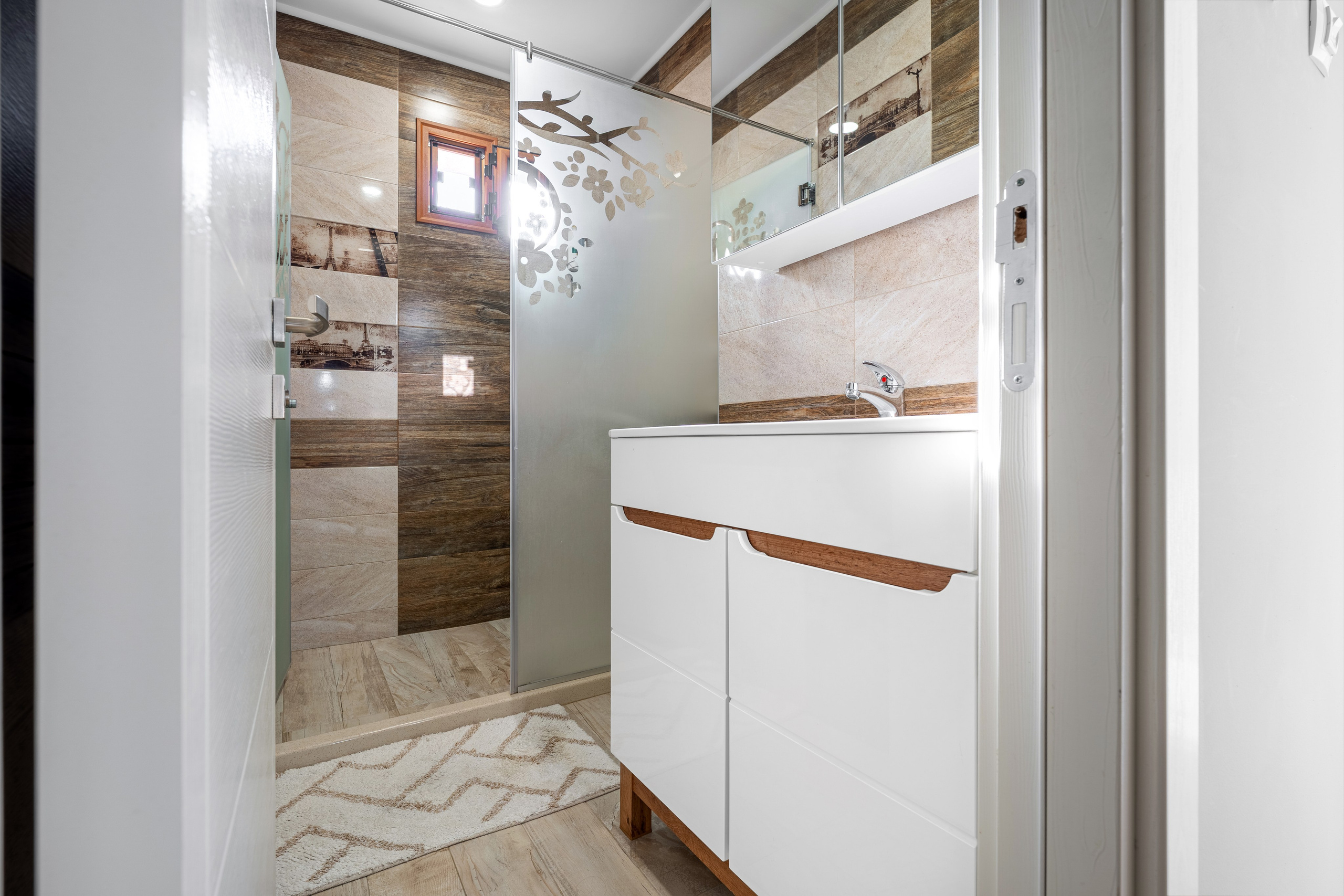 Апартамнет с дизайнерско обзавеждане. Професионален фотограф в Пловдив и областта