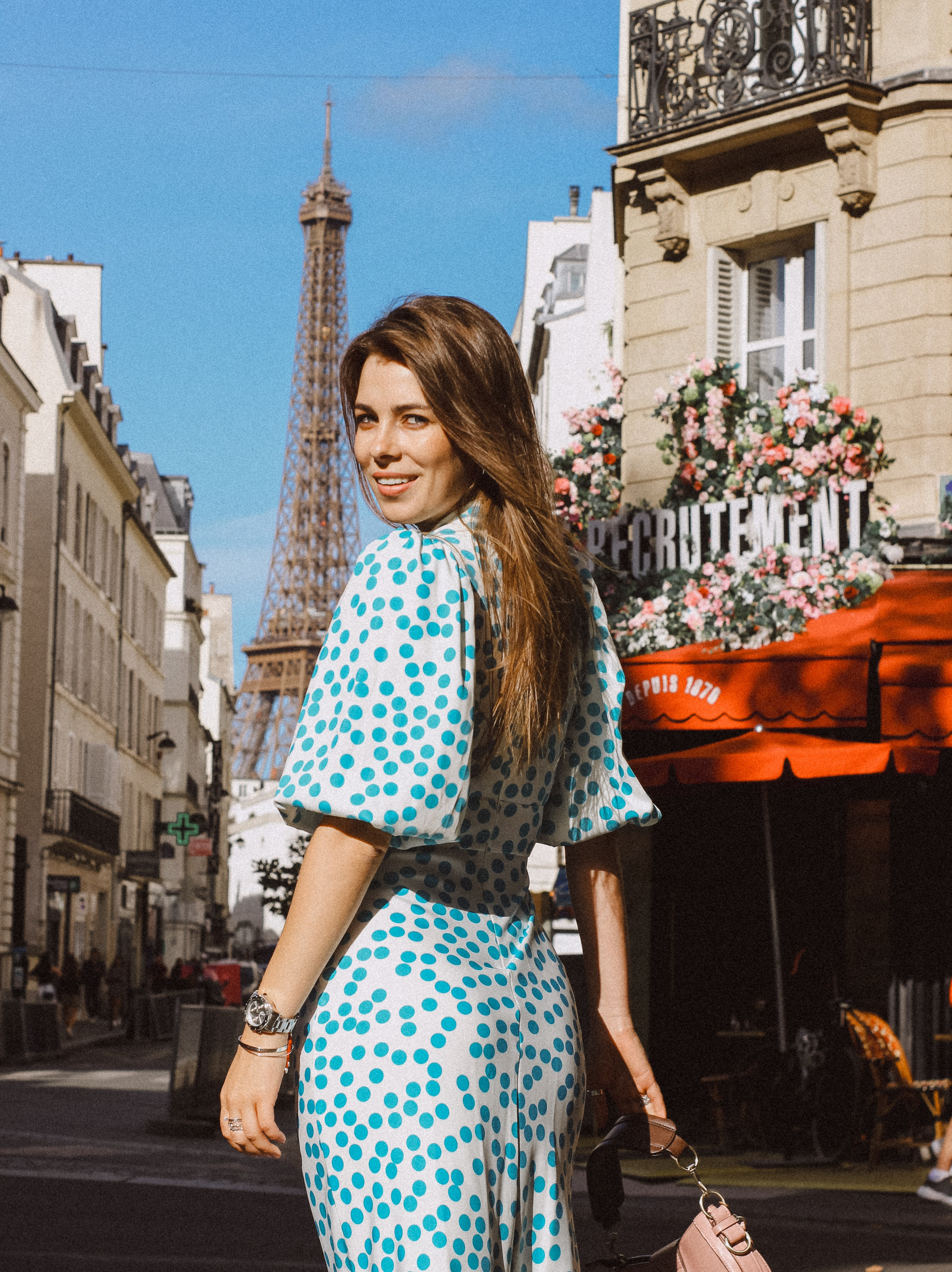 Street Style Photoshoot of Varvara in Paris | Vlada Photo Art. Photographer in Paris: Vlada PhotoArt