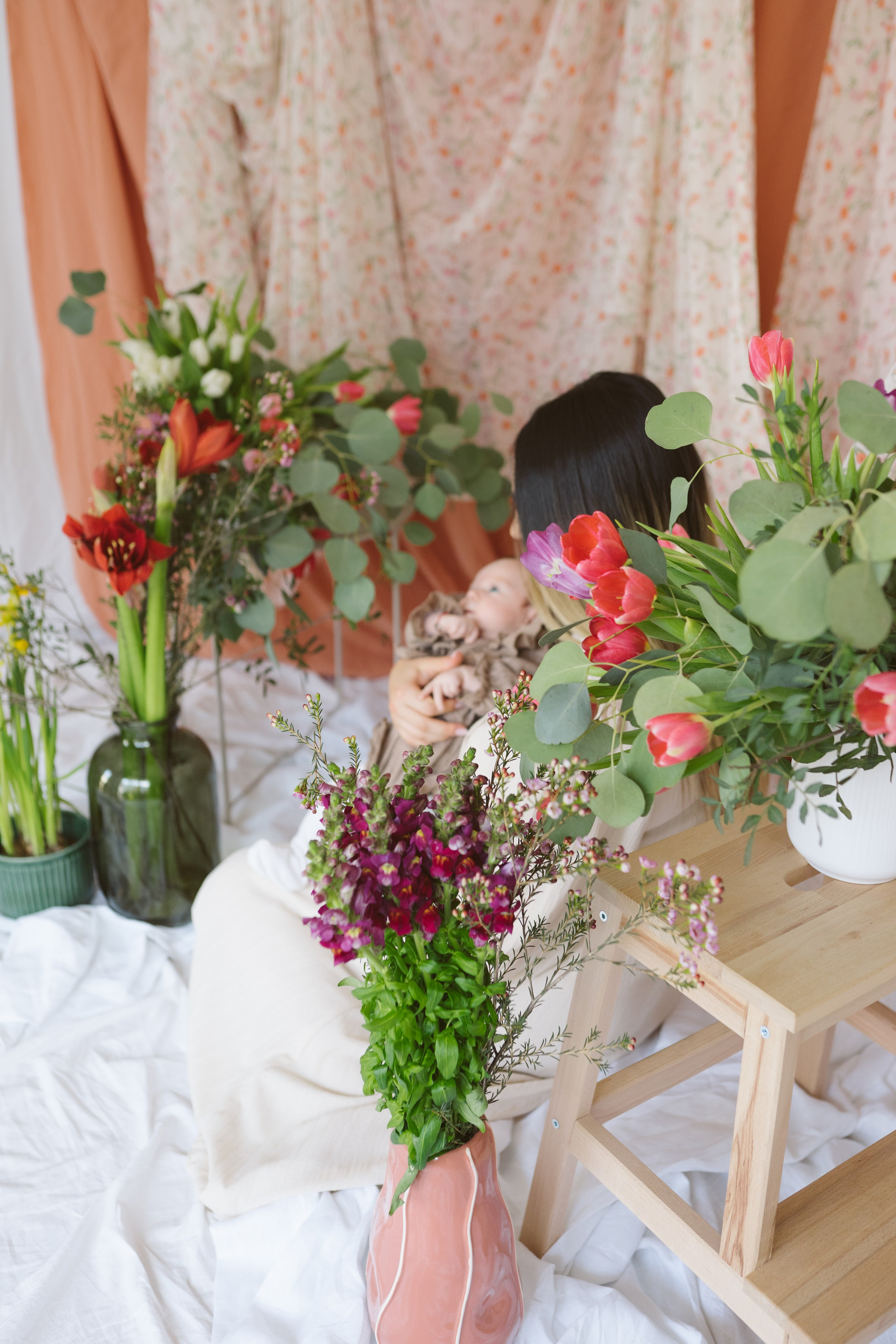 Ședințe Foto Primăvara Colorată Brașov | Mădălina Beda. Madalina Beda- Artist vizual, fotograf, doula la nastere, consultant babywearing Brasov si in toata tara