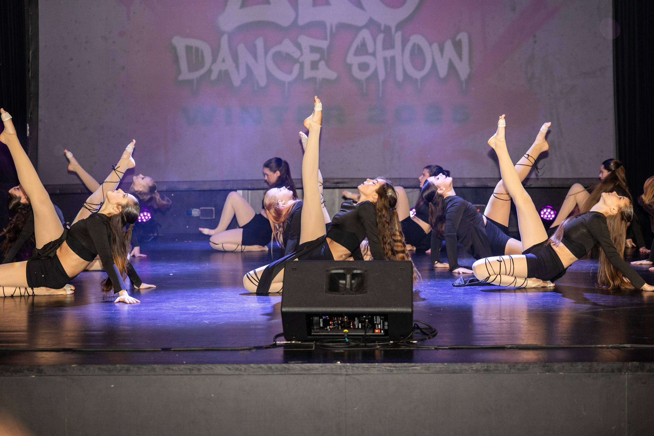 LEO DANCE SHOW WINTER 2025. Семейный и детский фотограф в Варшаве Мила Бобровская